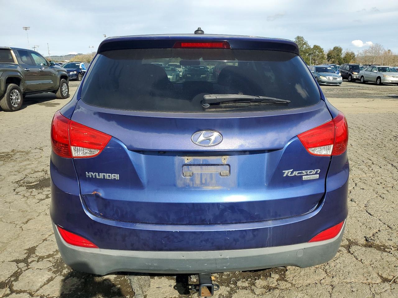 2010 Hyundai Tuson Blue vin: KM8JU3AC0AU016028
