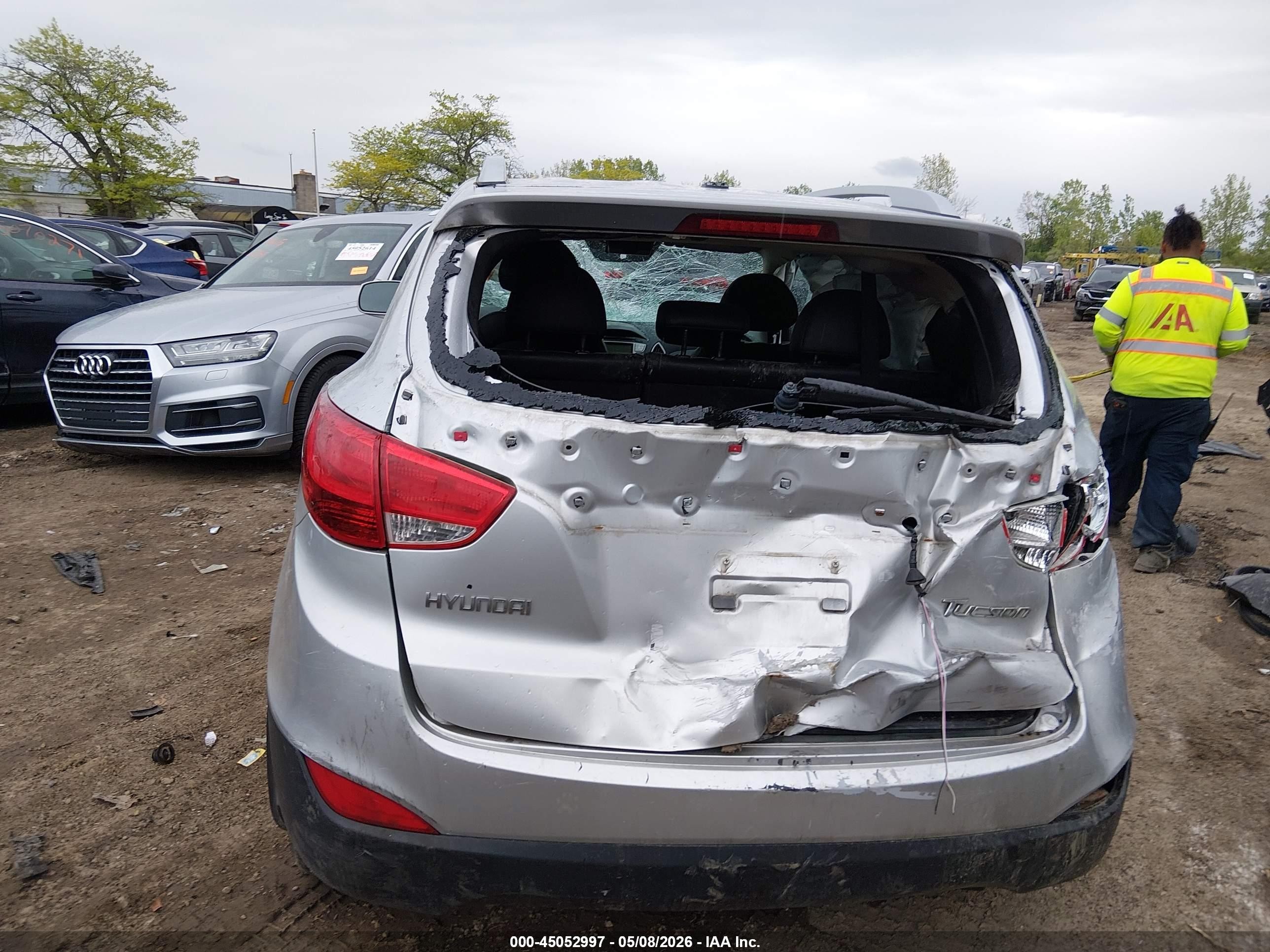 2010 Hyundai Tucson Gls Серебряный vin: KM8JU3AC0AU070316
