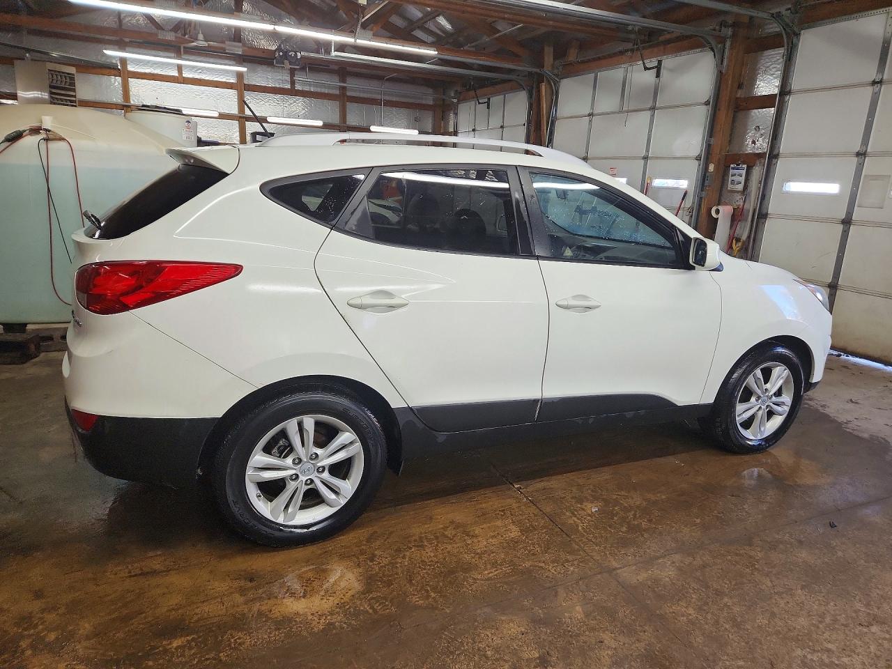 2010 Hyundai Tucson Gls White vin: KM8JU3AC0AU111978