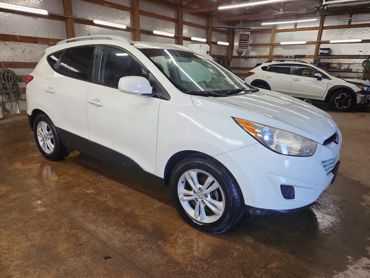 2010 Hyundai Tucson Gls White vin: KM8JU3AC0AU111978