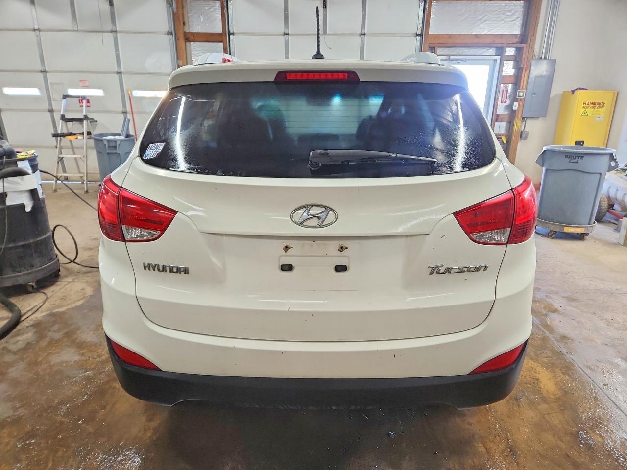 2010 Hyundai Tucson Gls White vin: KM8JU3AC0AU111978