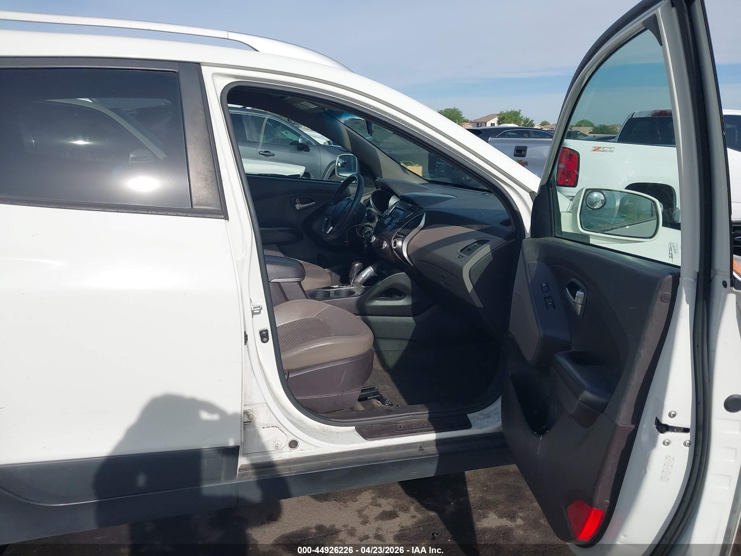 2012 Hyundai Tucson Gls White vin: KM8JU3AC0CU484621