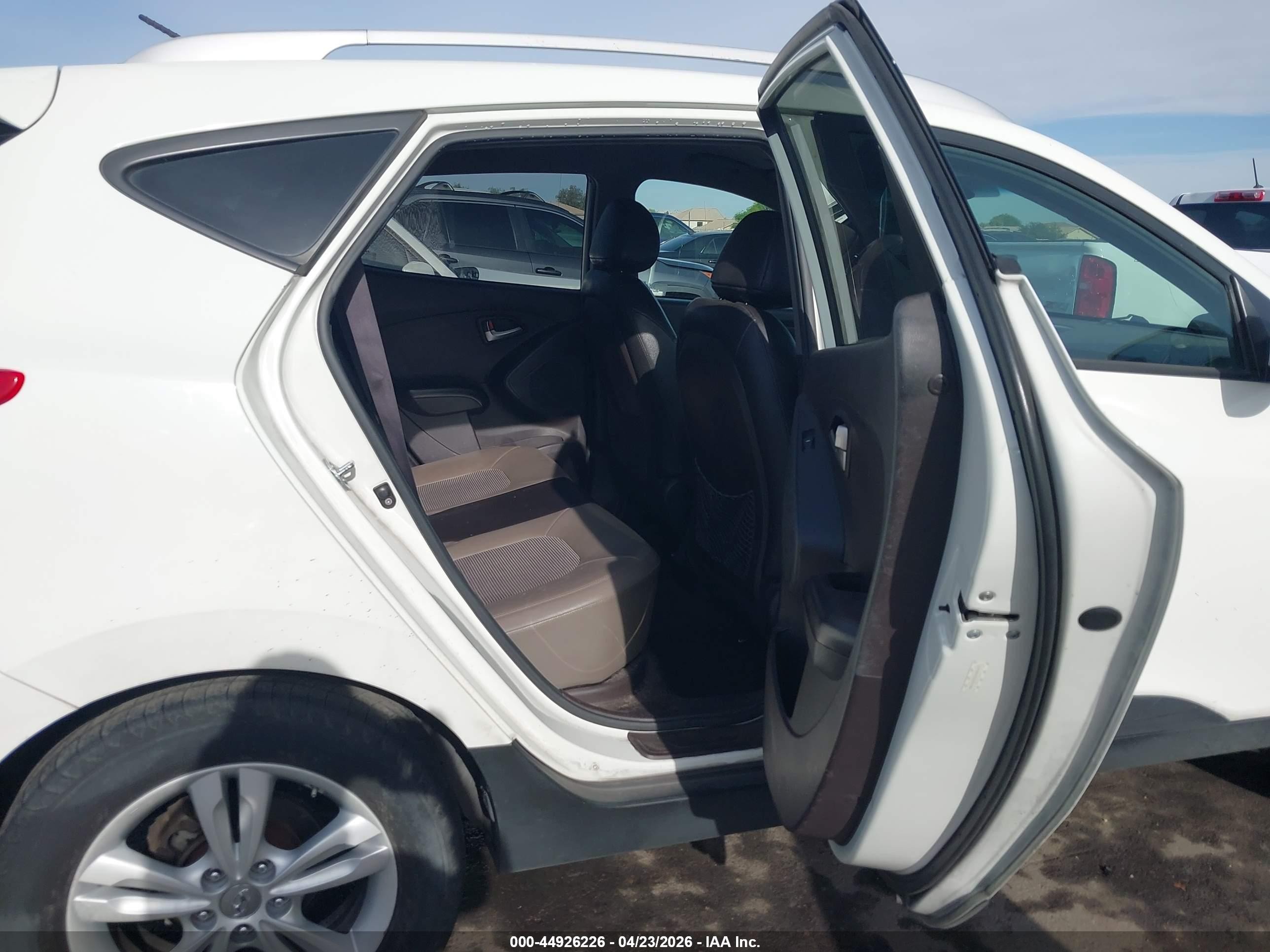2012 Hyundai Tucson Gls White vin: KM8JU3AC0CU484621