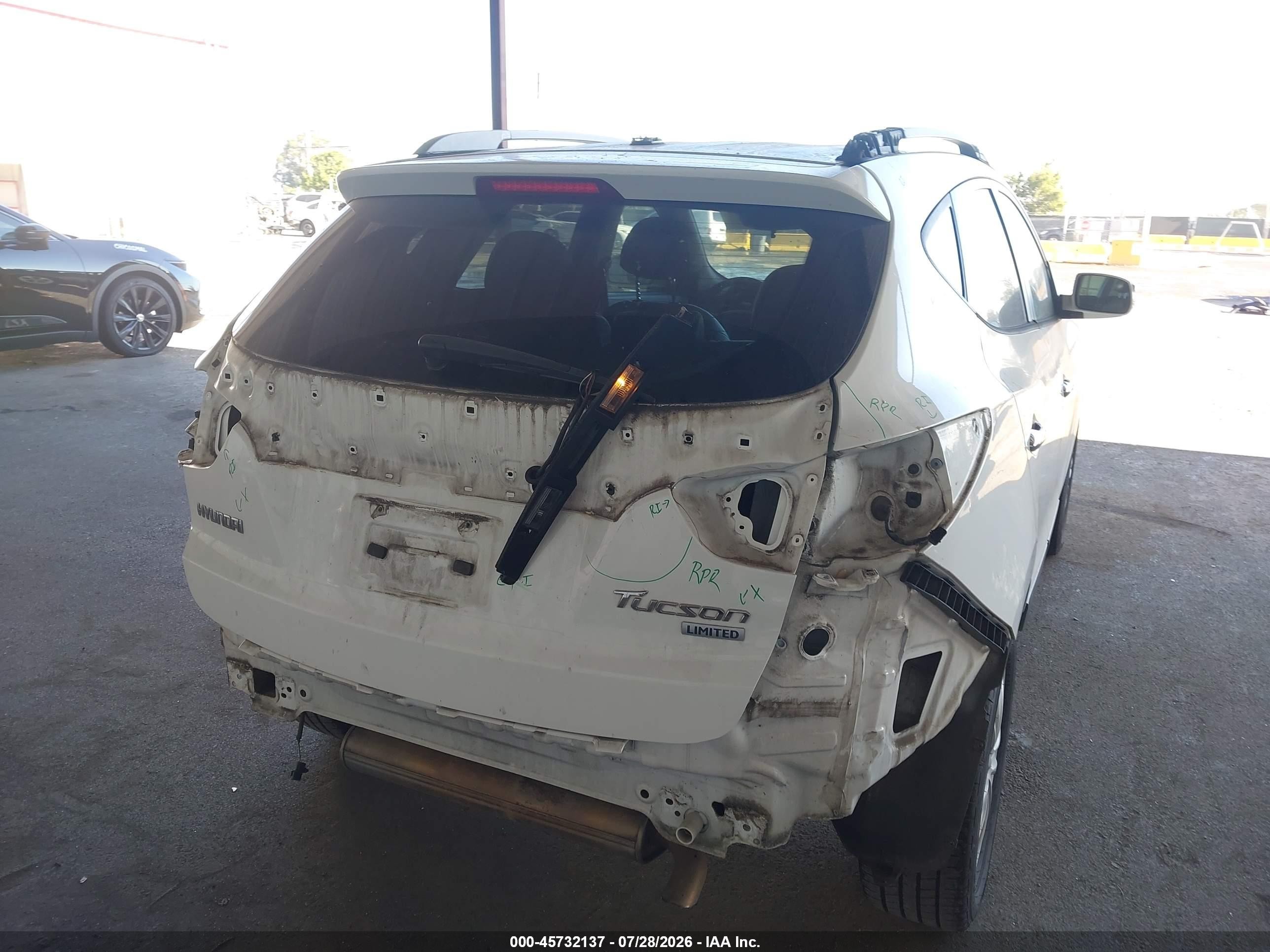 2013 Hyundai Tucson Limited White vin: KM8JU3AC0DU658415