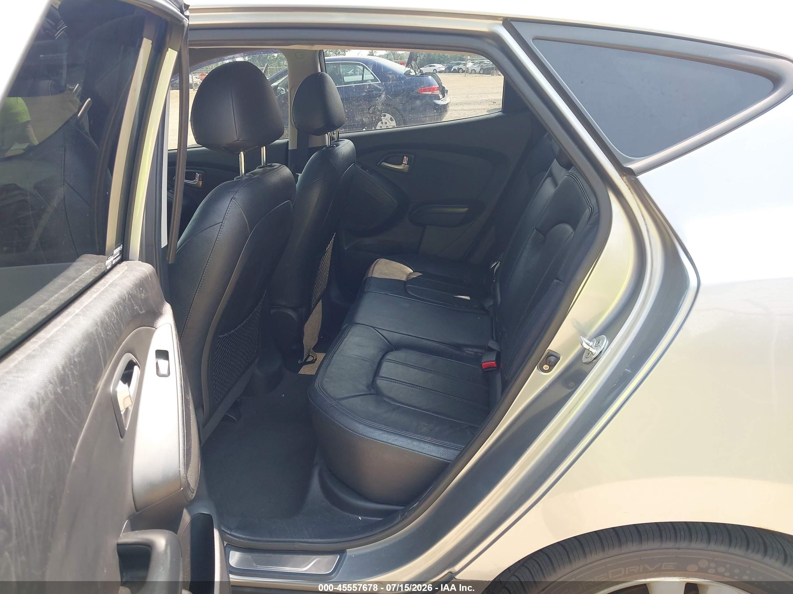 2013 Hyundai Tucson Limited Silver vin: KM8JU3AC0DU737289