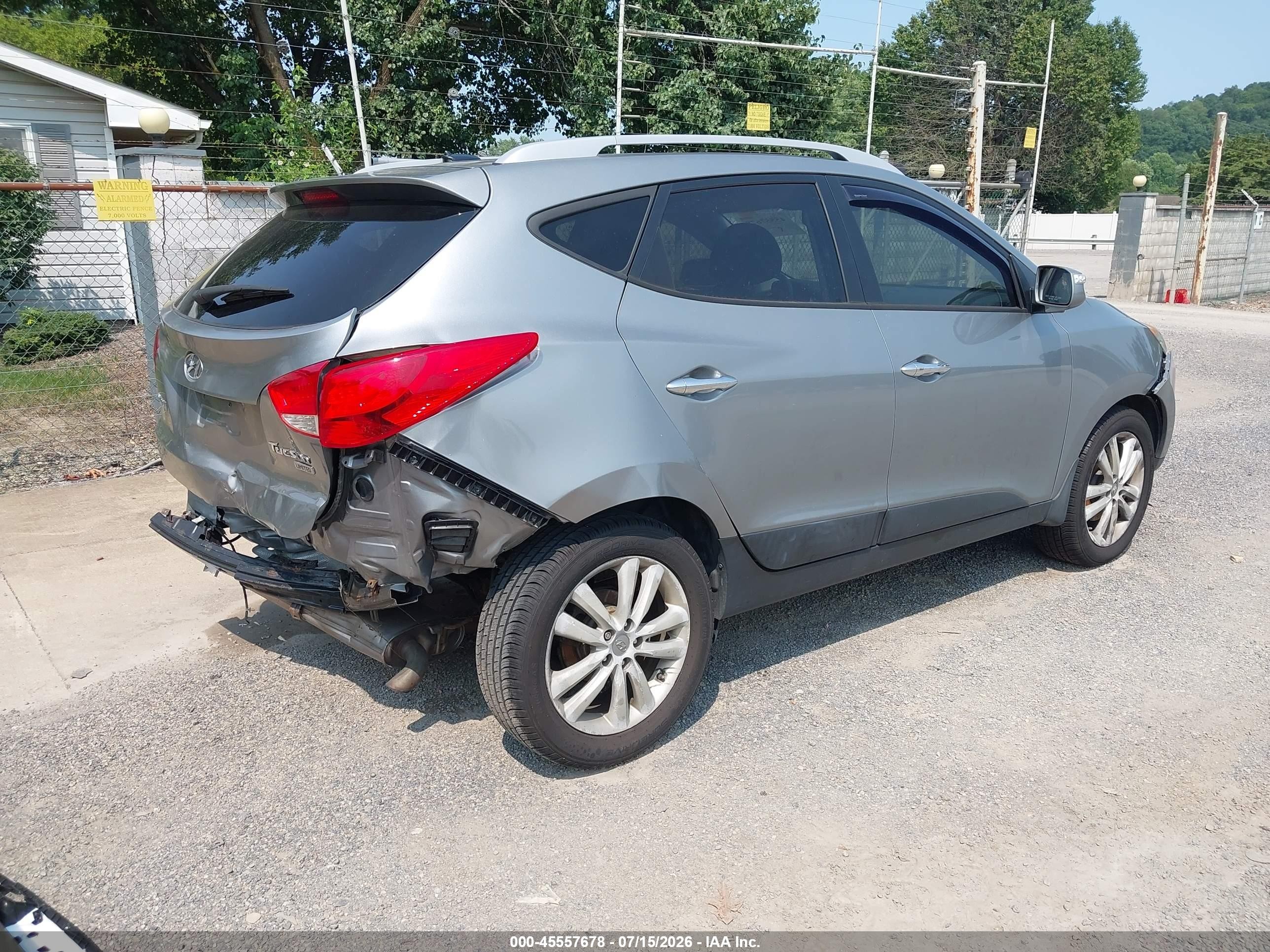 2013 Hyundai Tucson Limited Silver vin: KM8JU3AC0DU737289