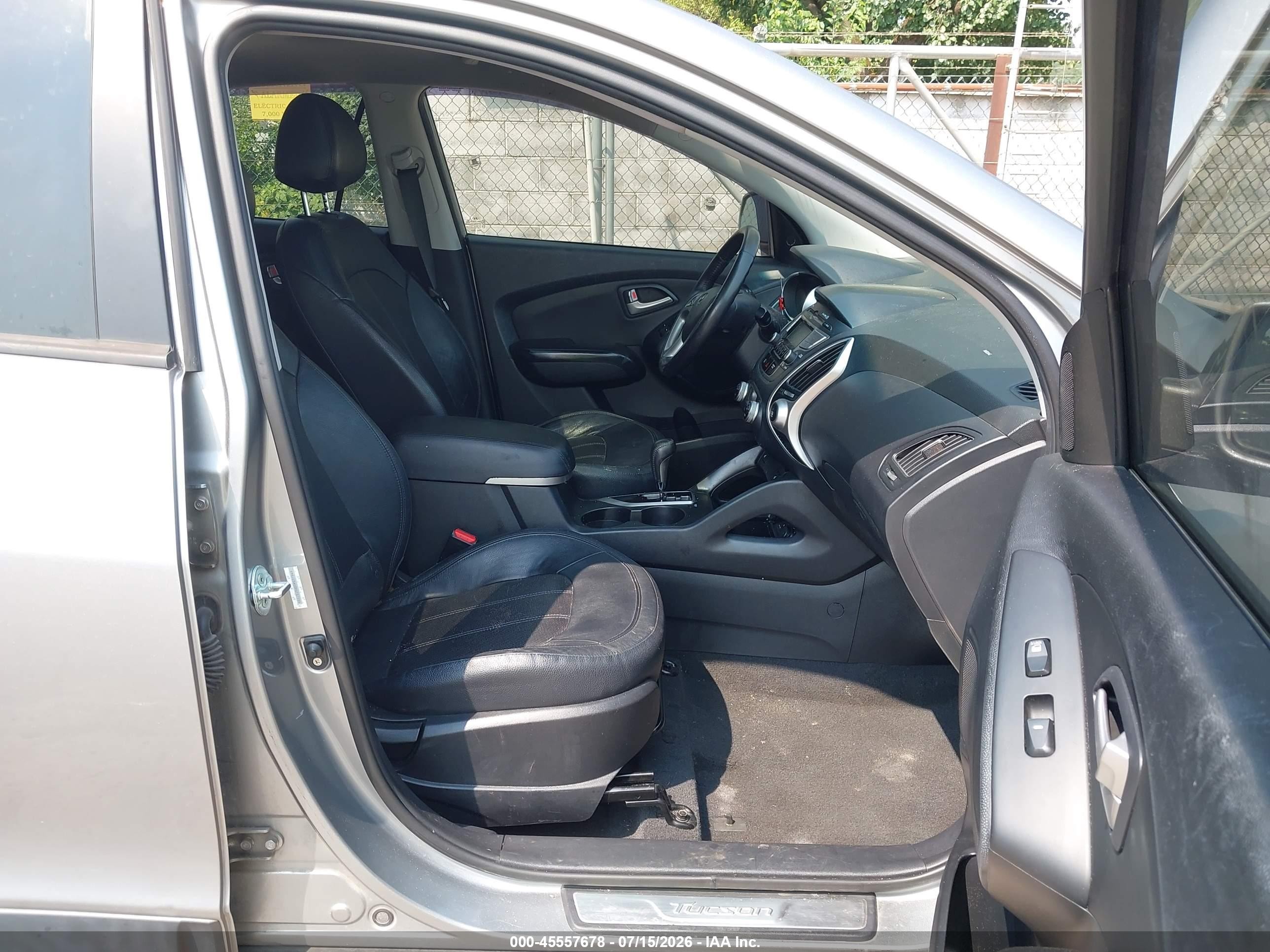 2013 Hyundai Tucson Limited Silver vin: KM8JU3AC0DU737289