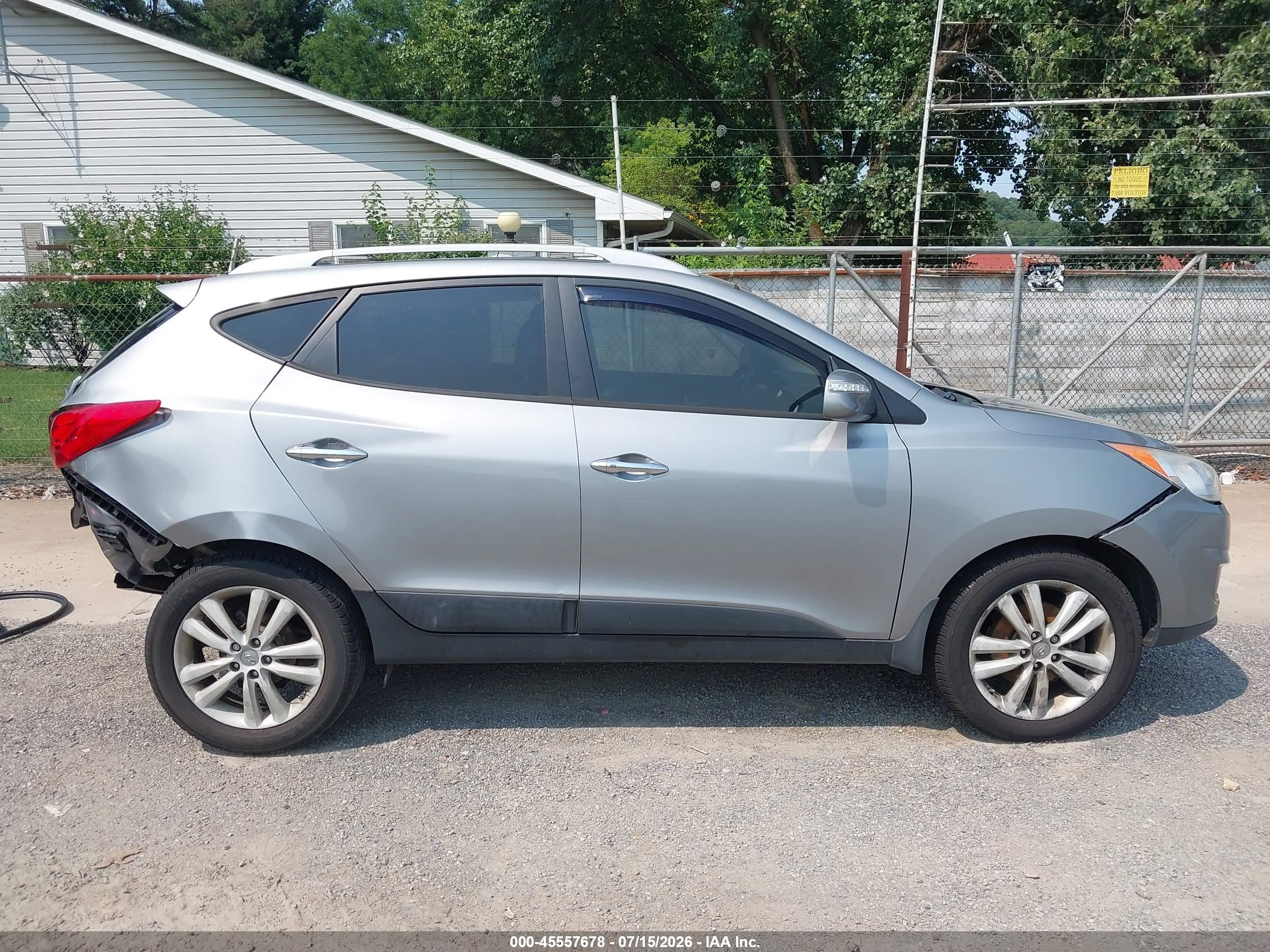 2013 Hyundai Tucson Limited Silver vin: KM8JU3AC0DU737289