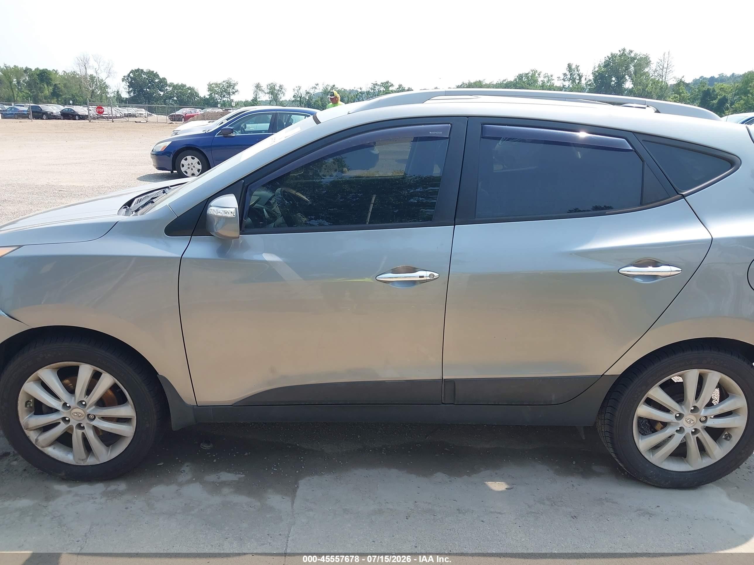 2013 Hyundai Tucson Limited Silver vin: KM8JU3AC0DU737289