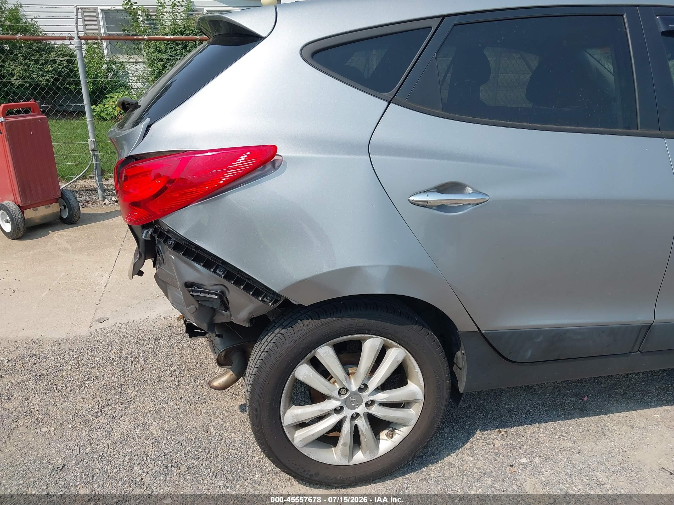 2013 Hyundai Tucson Limited Silver vin: KM8JU3AC0DU737289