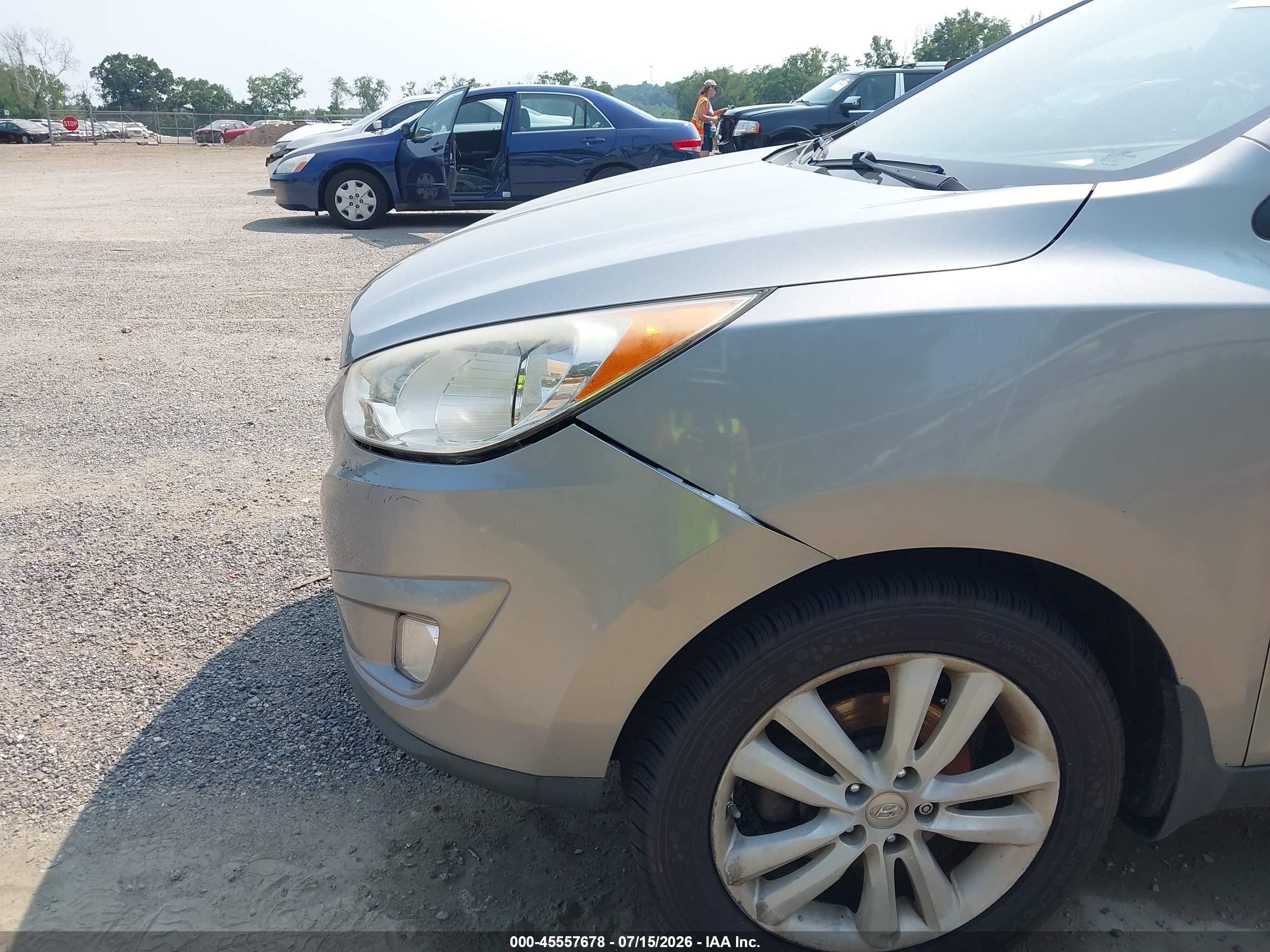 2013 Hyundai Tucson Limited Silver vin: KM8JU3AC0DU737289