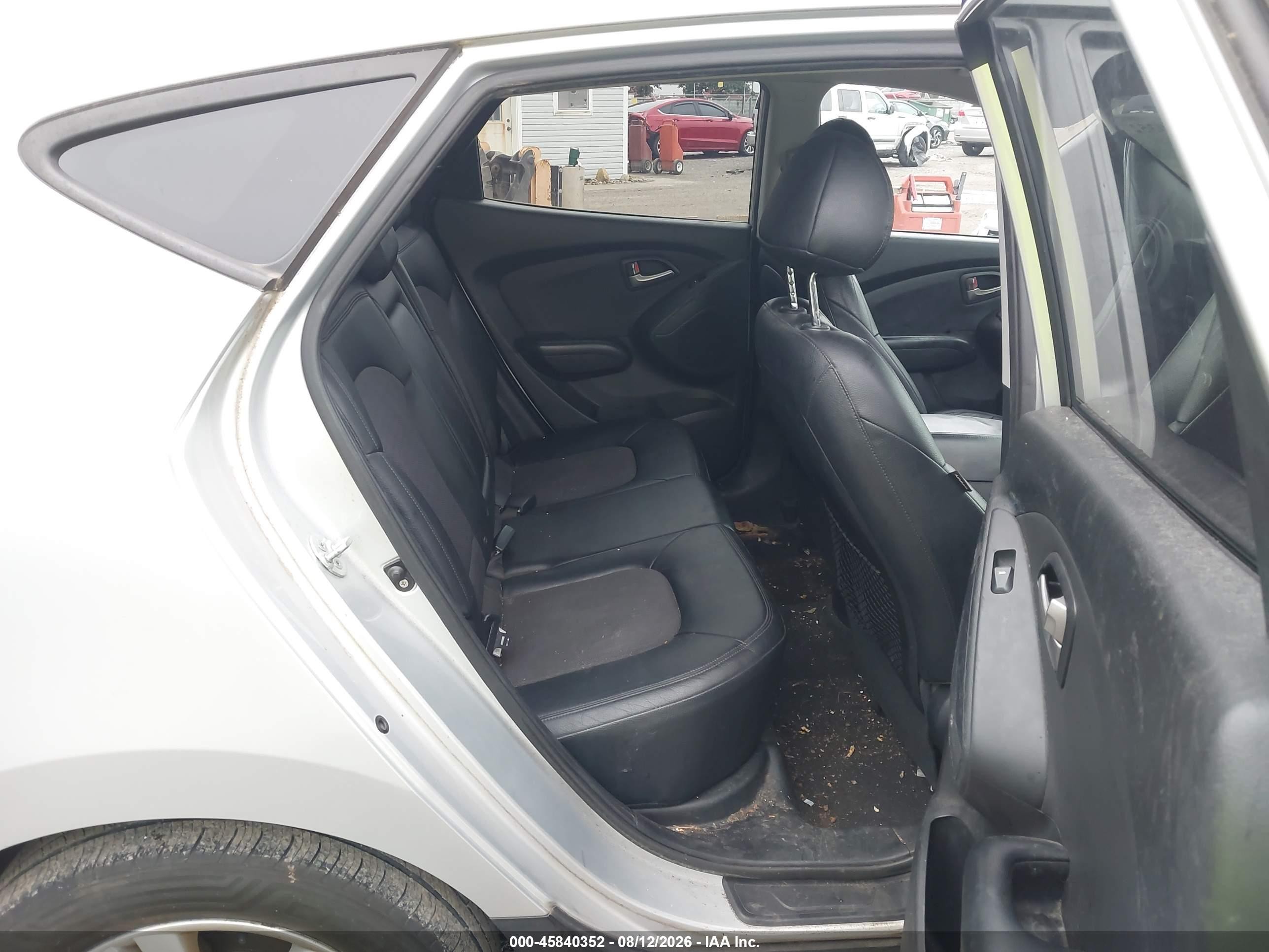 2010 Hyundai Tucson Gls Серебряный vin: KM8JU3AC1AU056862