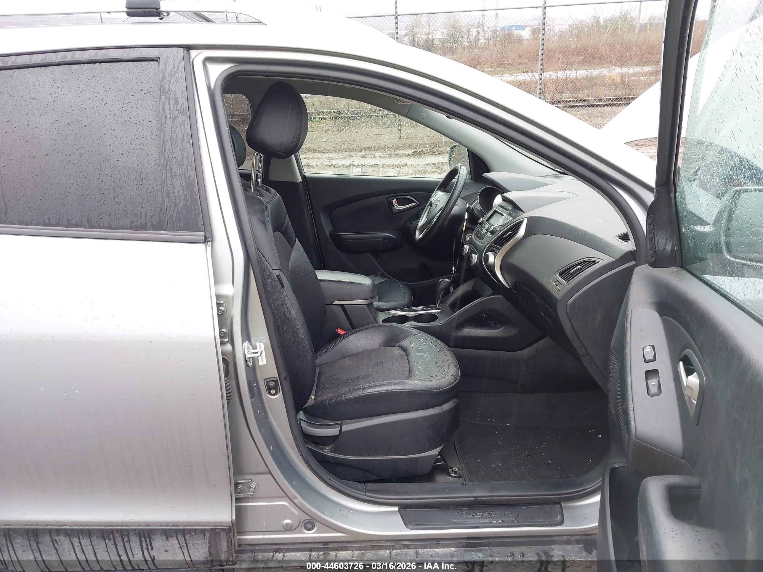 2012 Hyundai Tucson Gls Silver vin: KM8JU3AC1CU473210