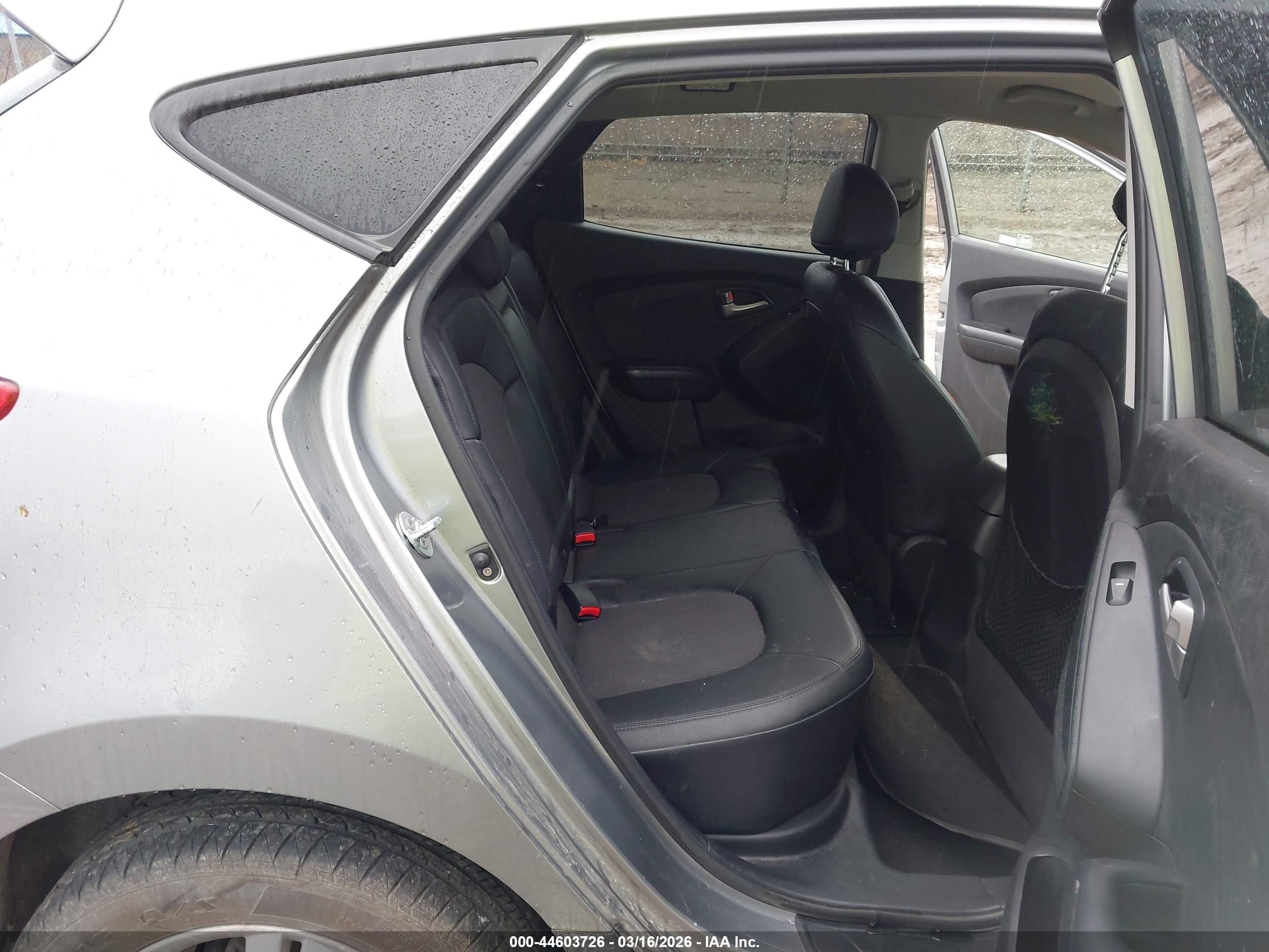 2012 Hyundai Tucson Gls Silver vin: KM8JU3AC1CU473210