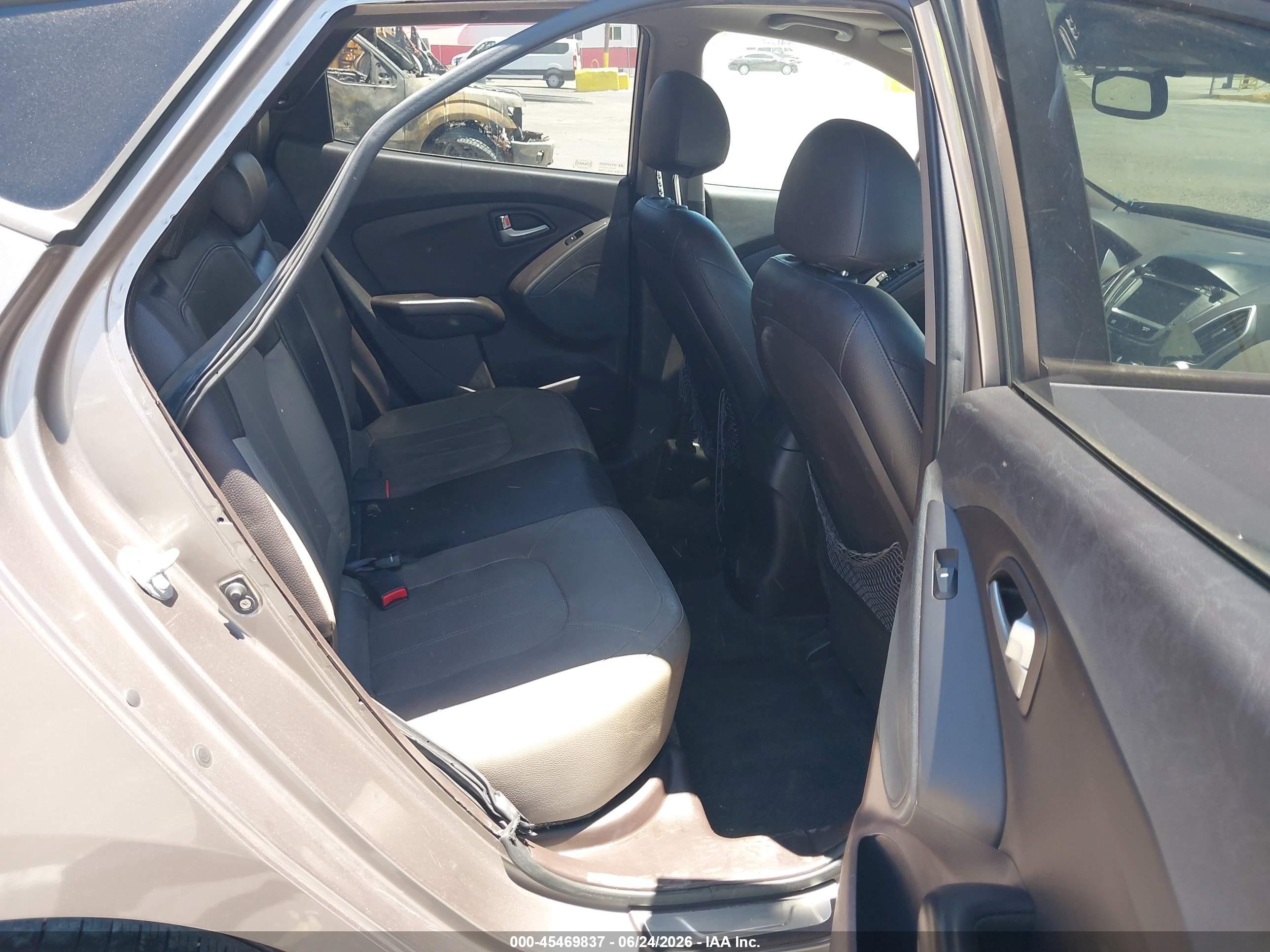 2013 Hyundai Tucson Limited Beige vin: KM8JU3AC1DU616934