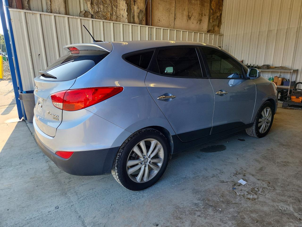 2013 Hyundai Tucson Limited Silver vin: KM8JU3AC1DU695103