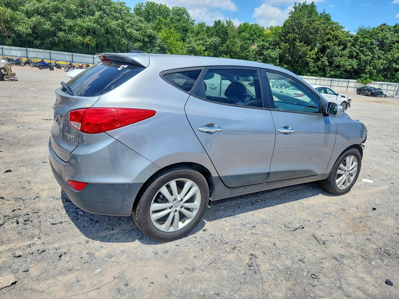 2011 Hyundai Tucson Limited Silver vin: KM8JU3AC2BU144496