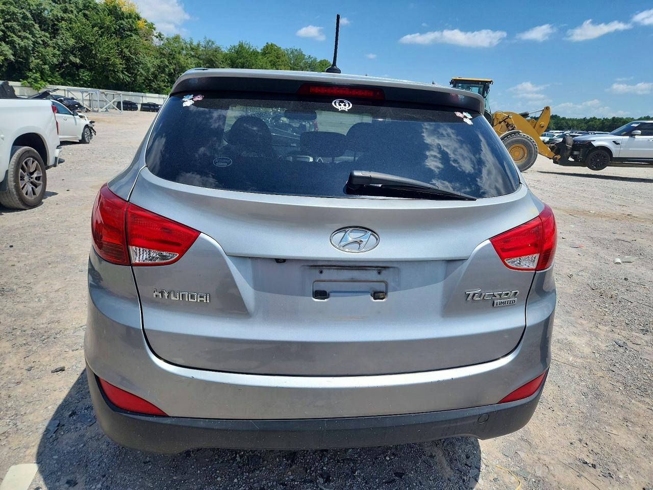2011 Hyundai Tucson Limited Silver vin: KM8JU3AC2BU144496