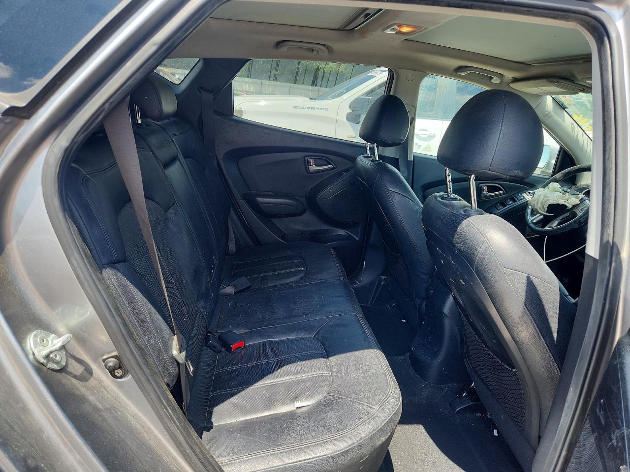 2011 Hyundai Tucson Limited Silver vin: KM8JU3AC2BU144496