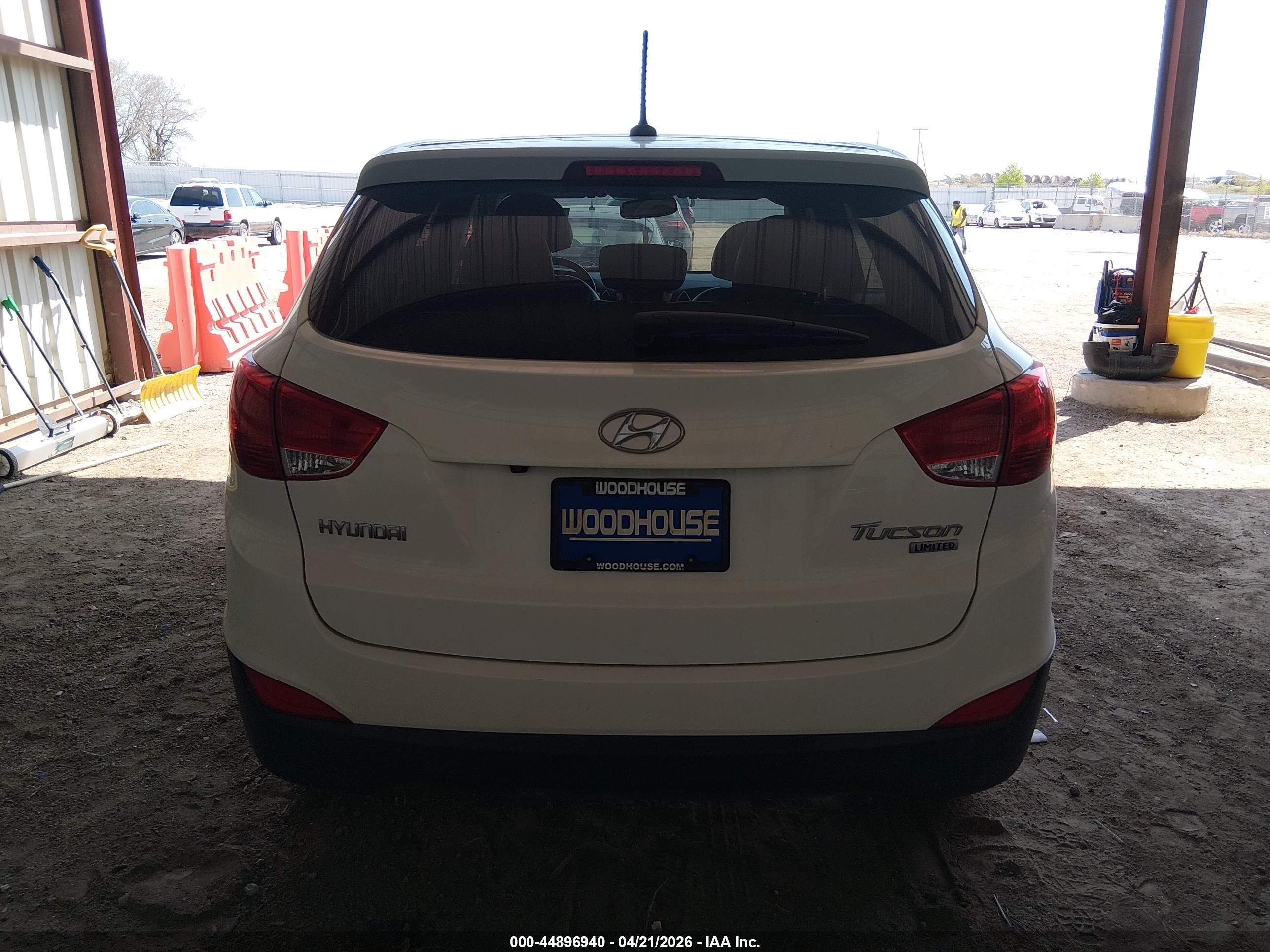 2011 Hyundai Tucson Limited White vin: KM8JU3AC2BU312170