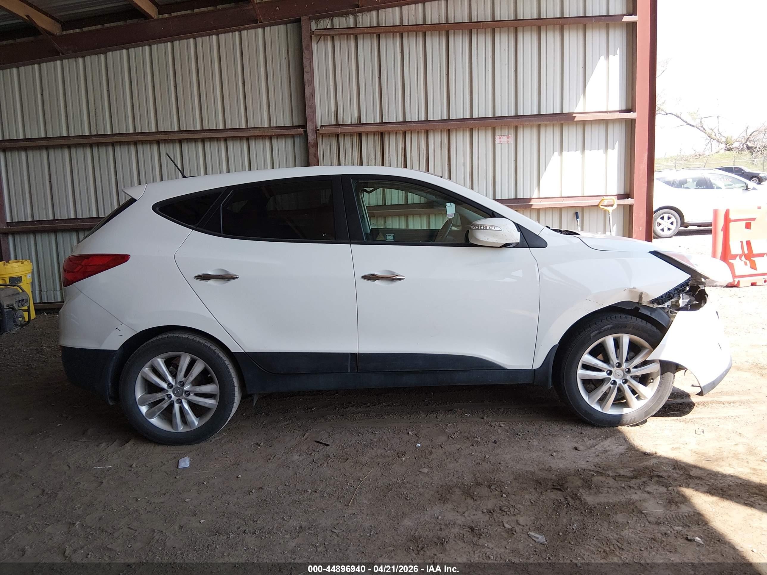 2011 Hyundai Tucson Limited White vin: KM8JU3AC2BU312170