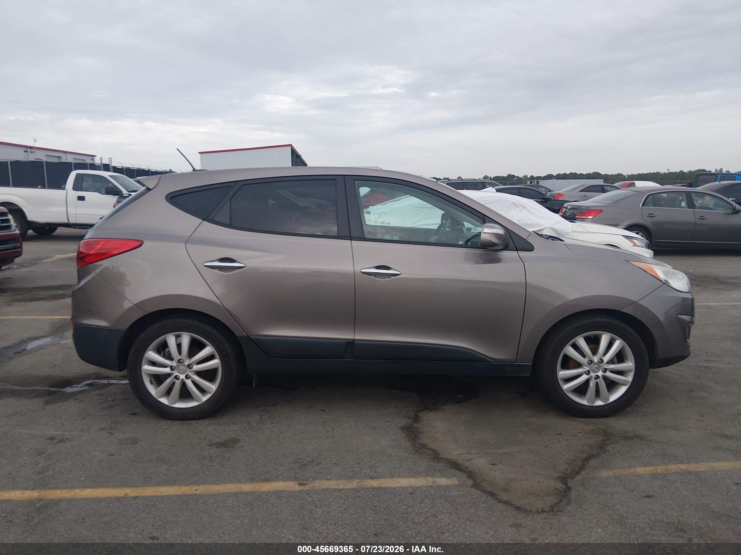 2011 Hyundai Tucson Limited Brown vin: KM8JU3AC3BU276456