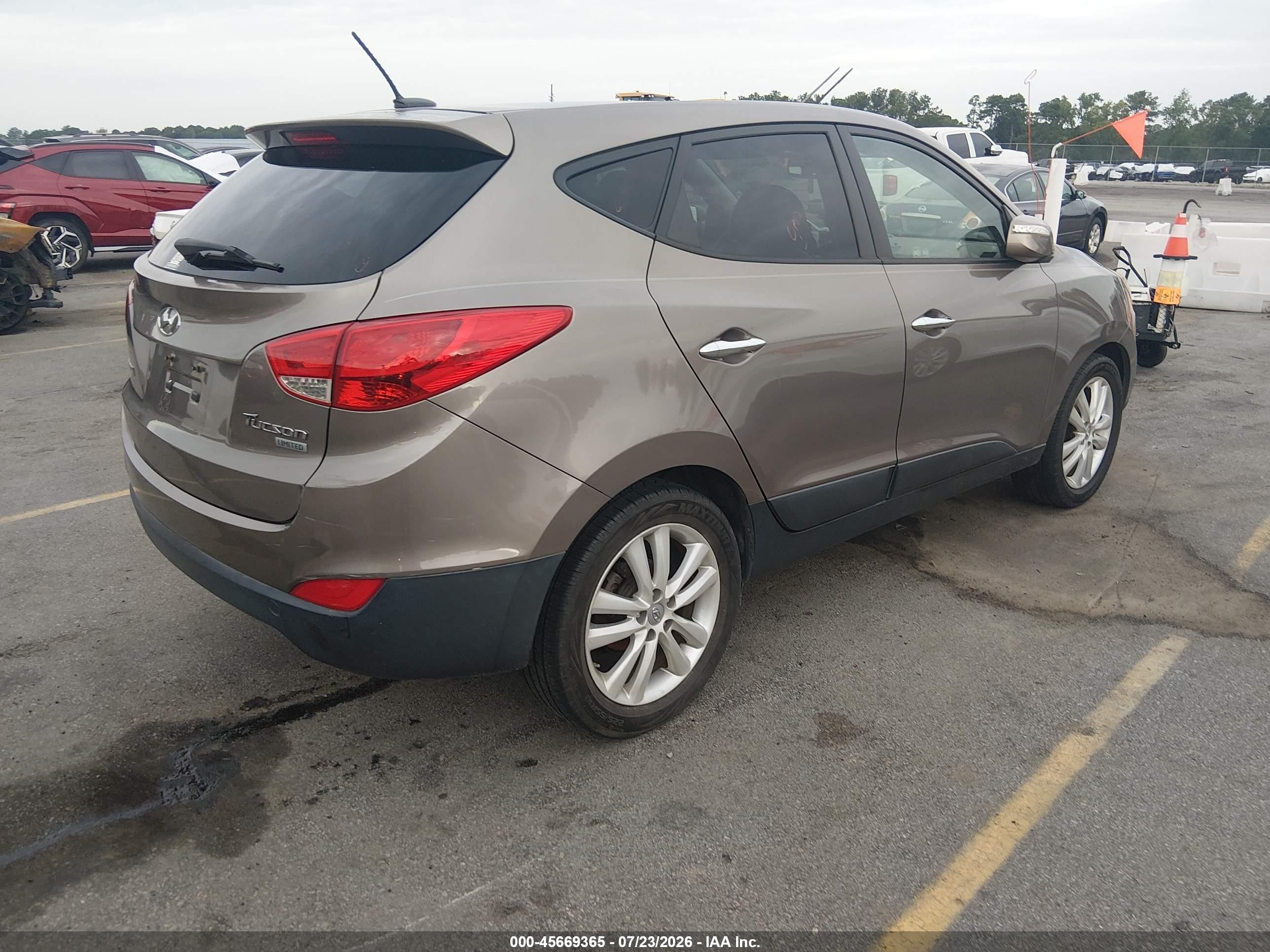 2011 Hyundai Tucson Limited Brown vin: KM8JU3AC3BU276456