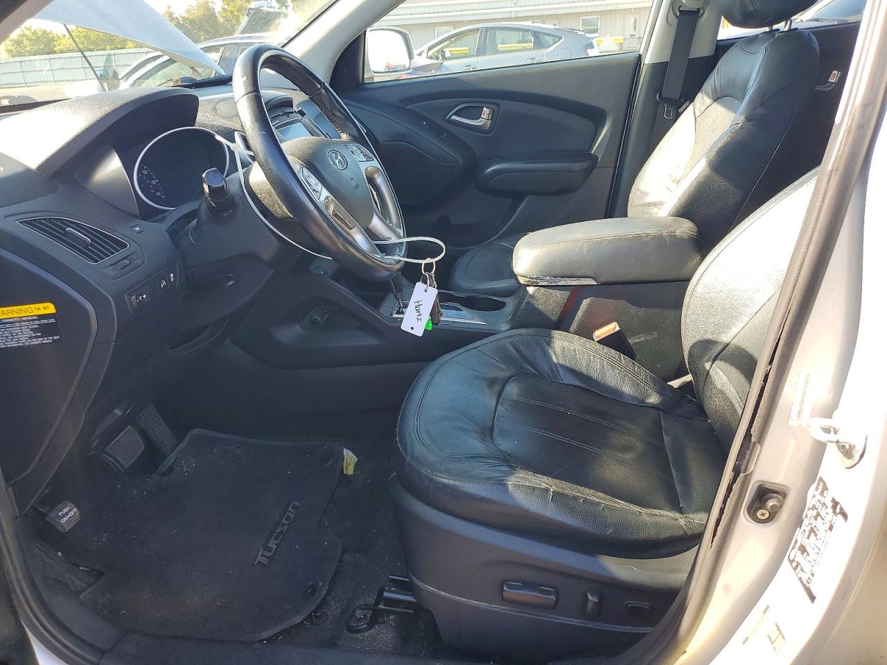 2011 Hyundai Tucson Limited Silver vin: KM8JU3AC4BU140255