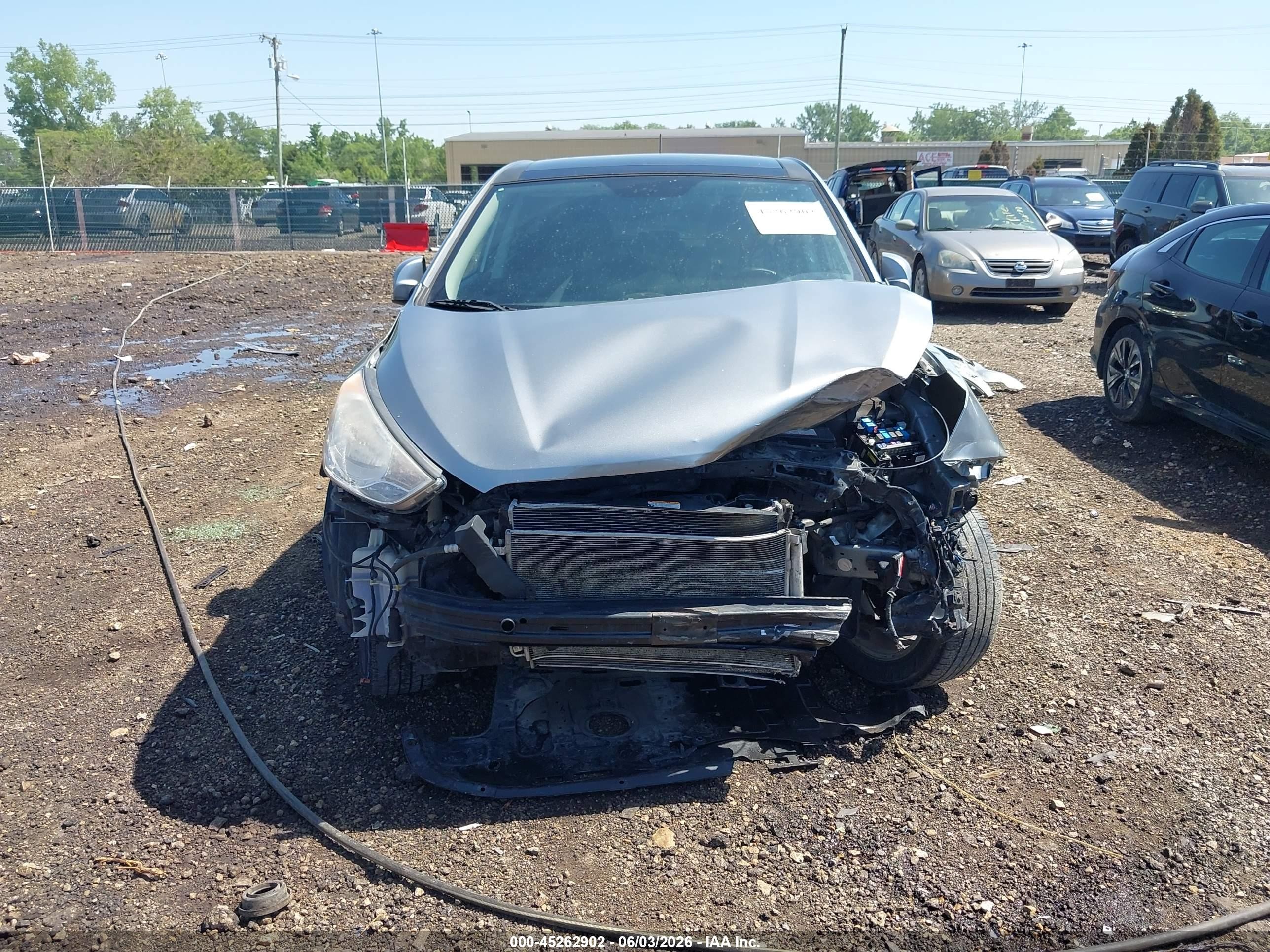 2011 Hyundai Tucson Limited Silver vin: KM8JU3AC4BU227444