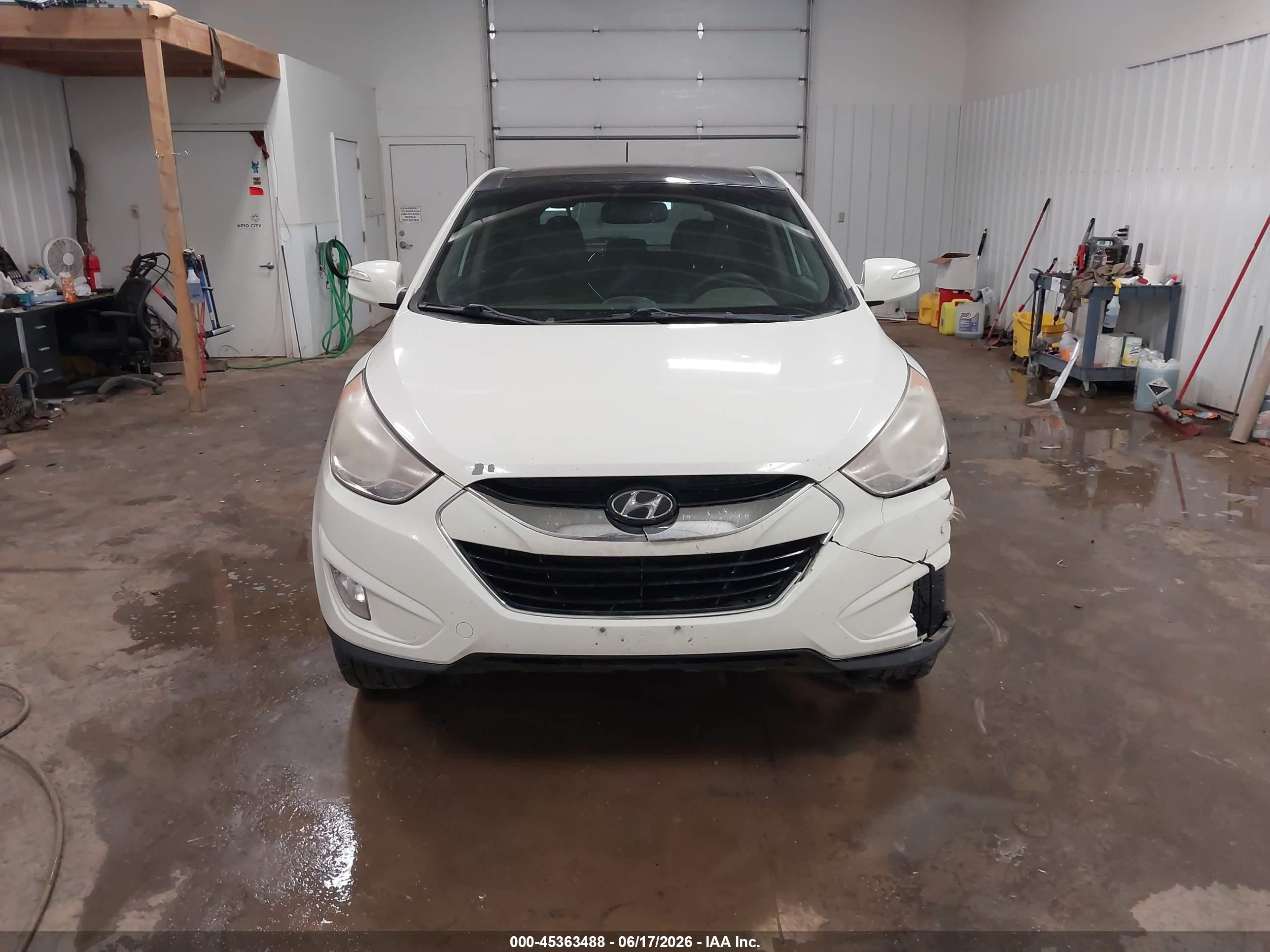 2011 Hyundai Tucson Limited White vin: KM8JU3AC4BU275350