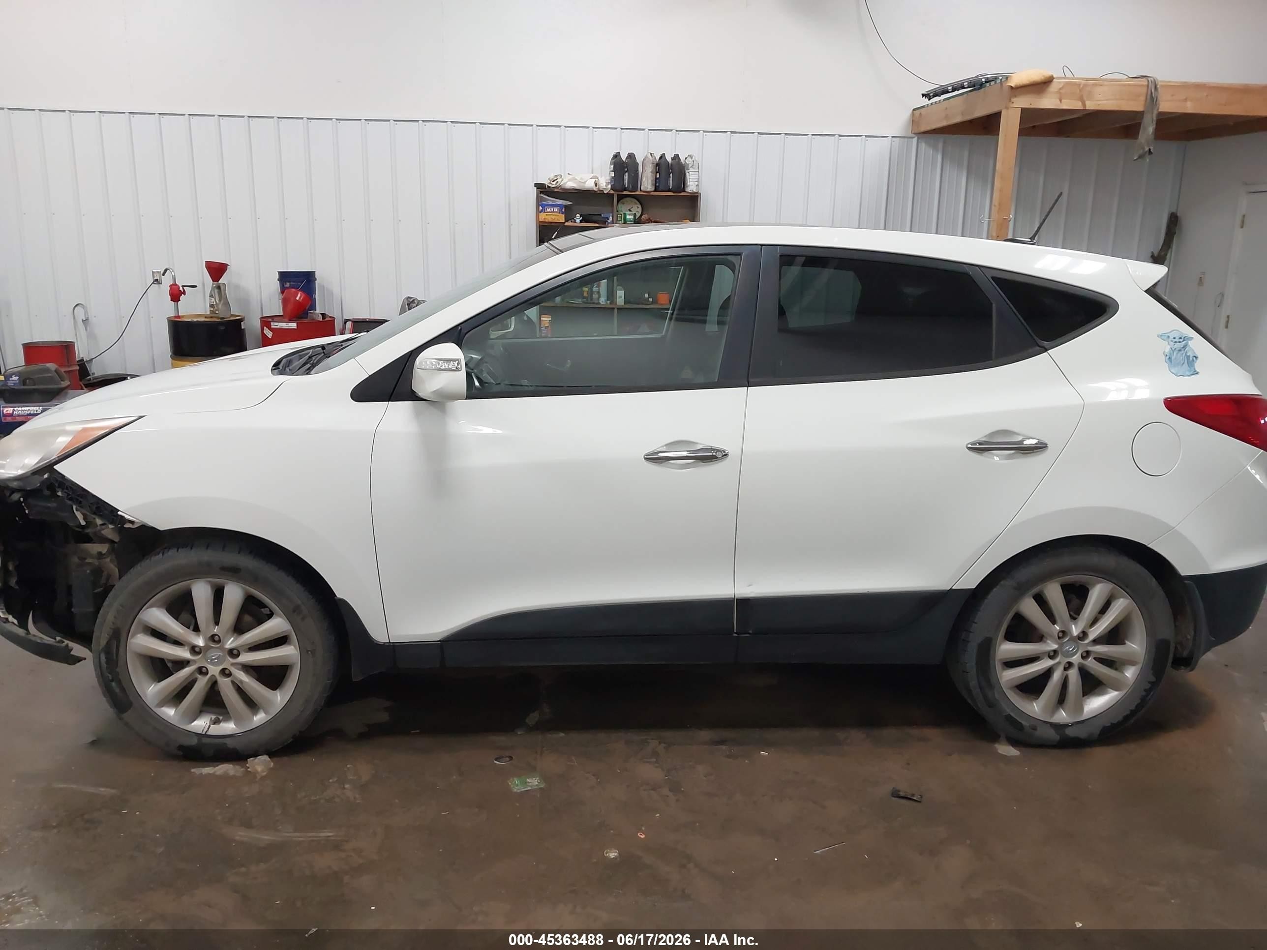 2011 Hyundai Tucson Limited White vin: KM8JU3AC4BU275350