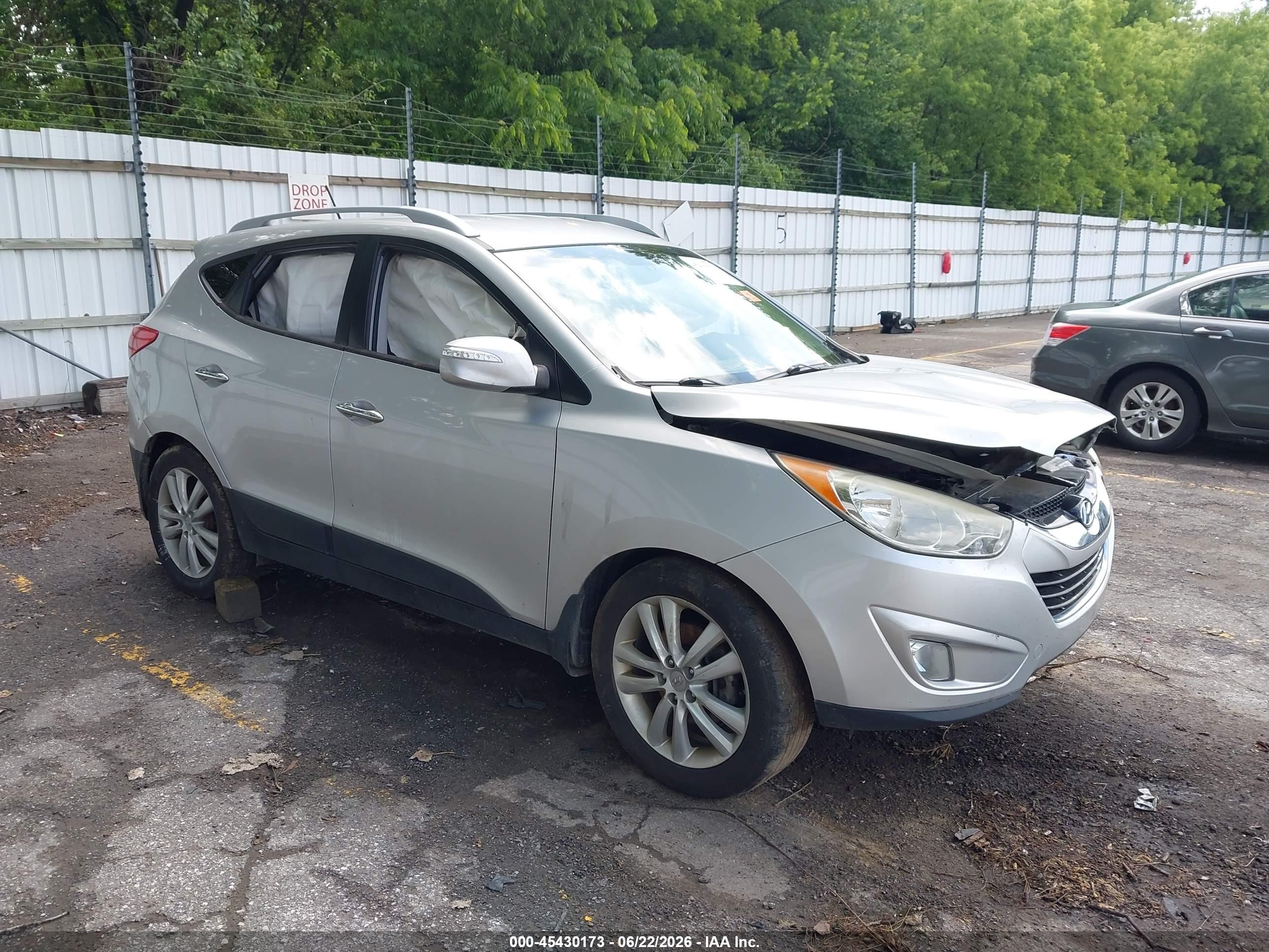 2012 Hyundai Tucson Limited Silver vin: KM8JU3AC4CU499462