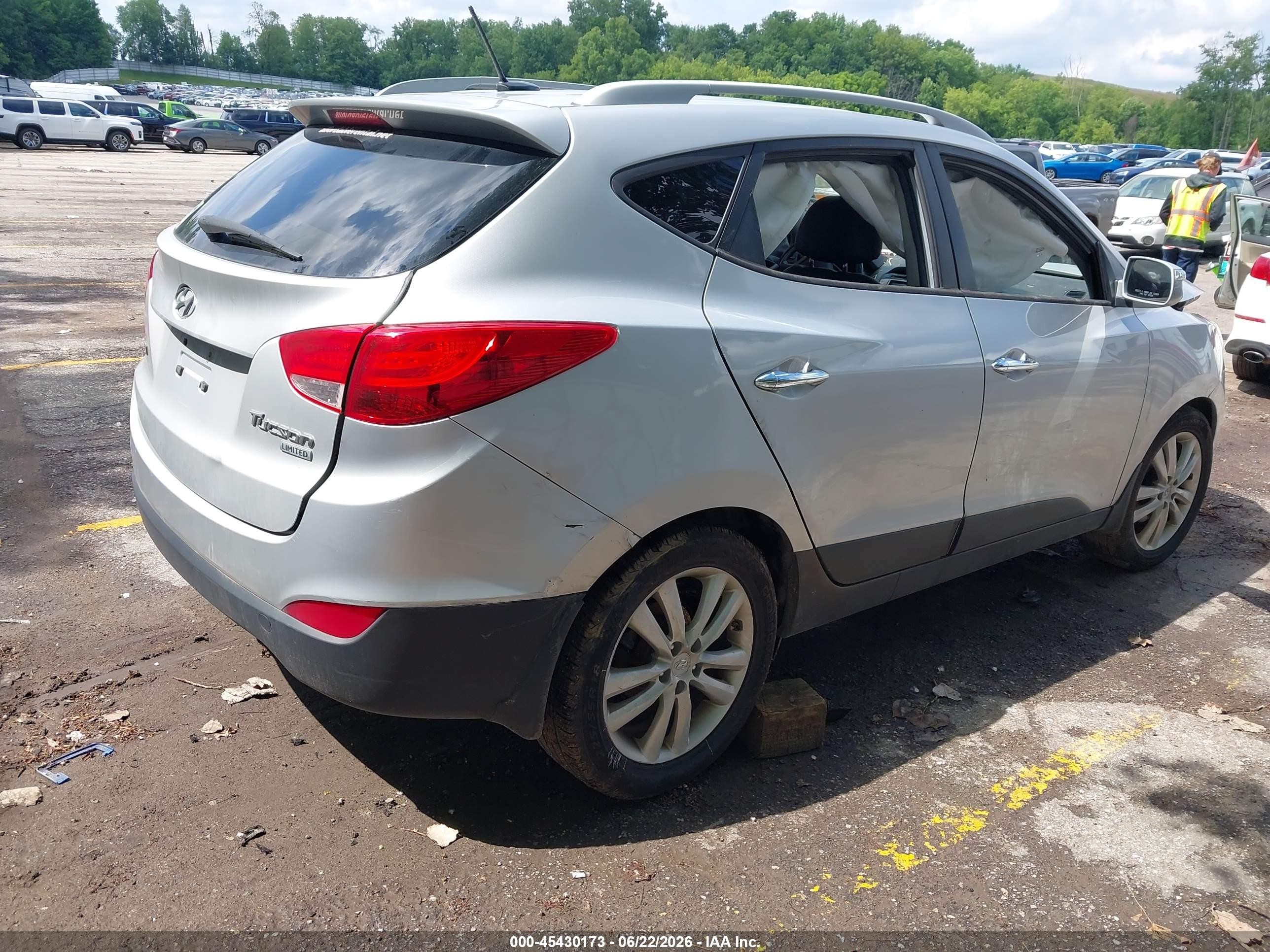 2012 Hyundai Tucson Limited Серебряный vin: KM8JU3AC4CU499462