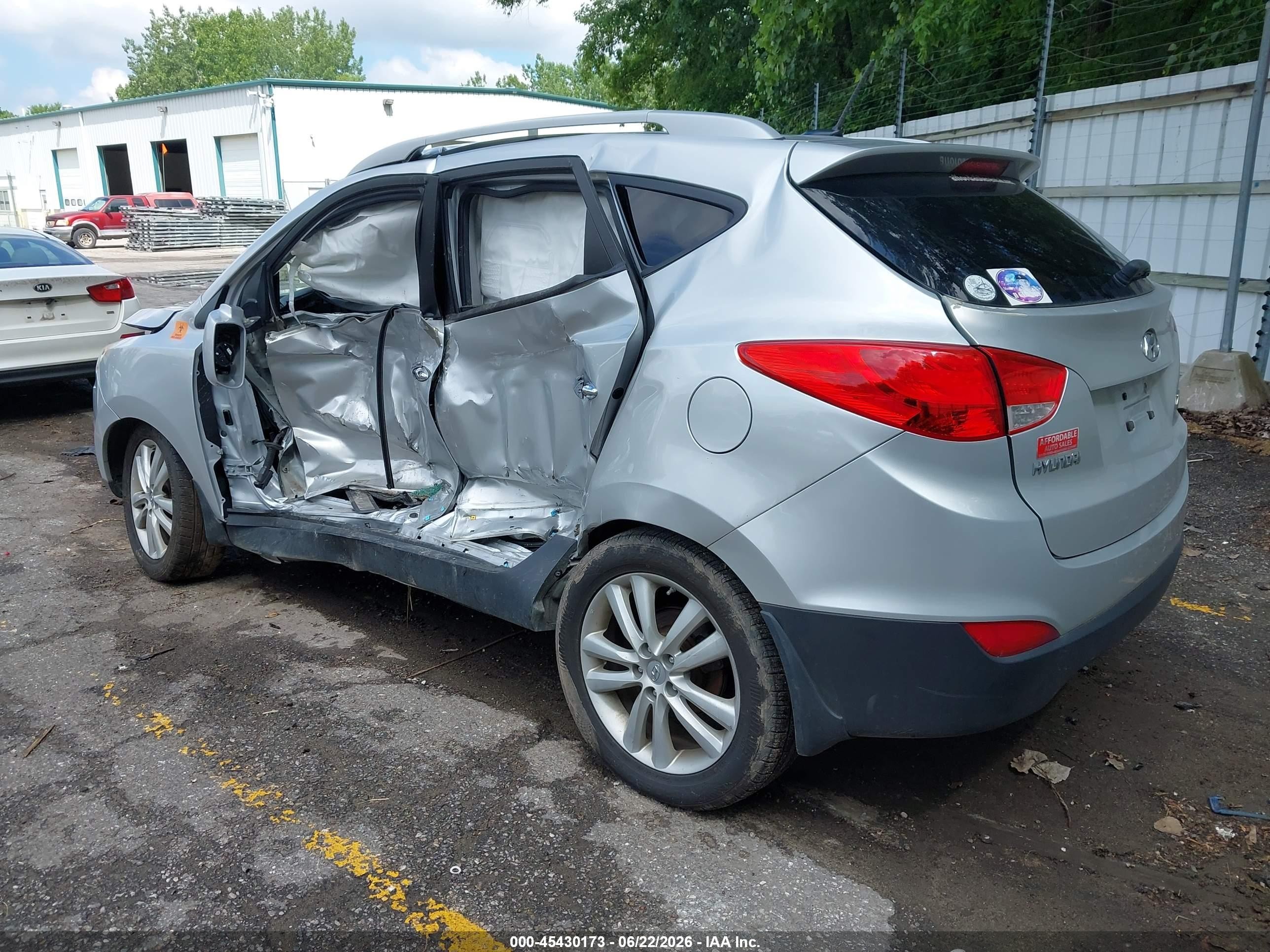 2012 Hyundai Tucson Limited Серебряный vin: KM8JU3AC4CU499462
