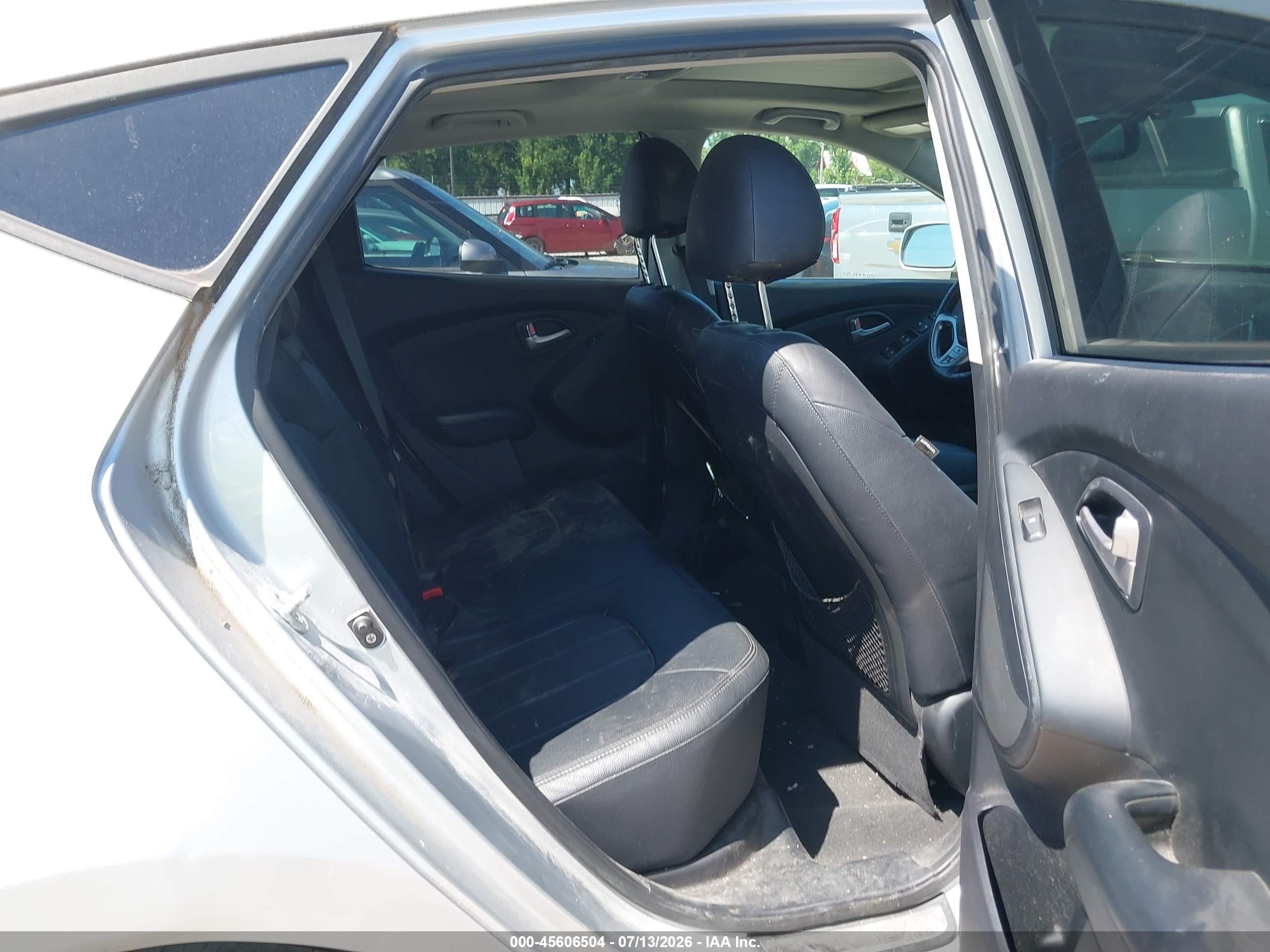 2013 Hyundai Tucson Limited Silver vin: KM8JU3AC4DU547737