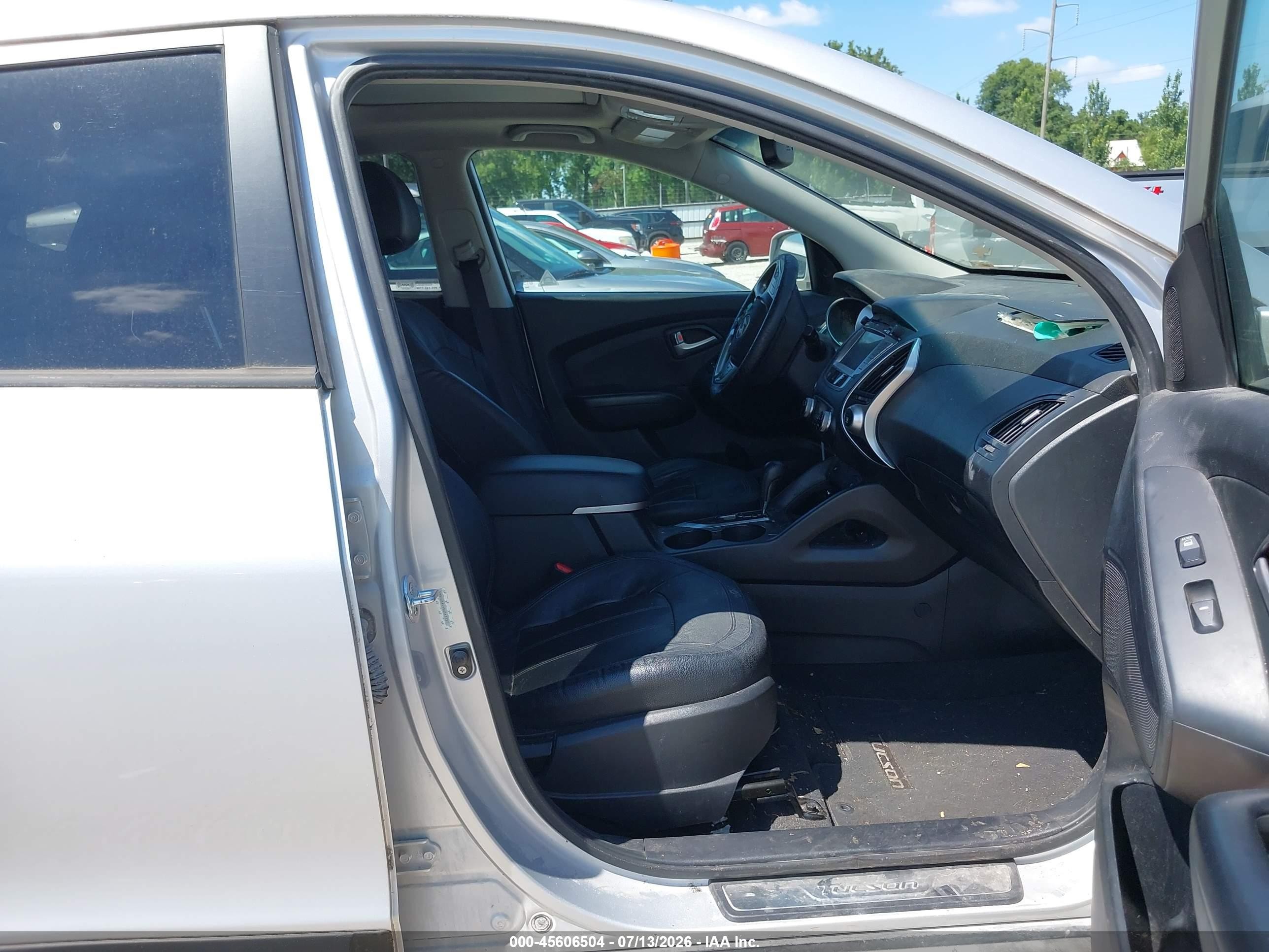 2013 Hyundai Tucson Limited Silver vin: KM8JU3AC4DU547737
