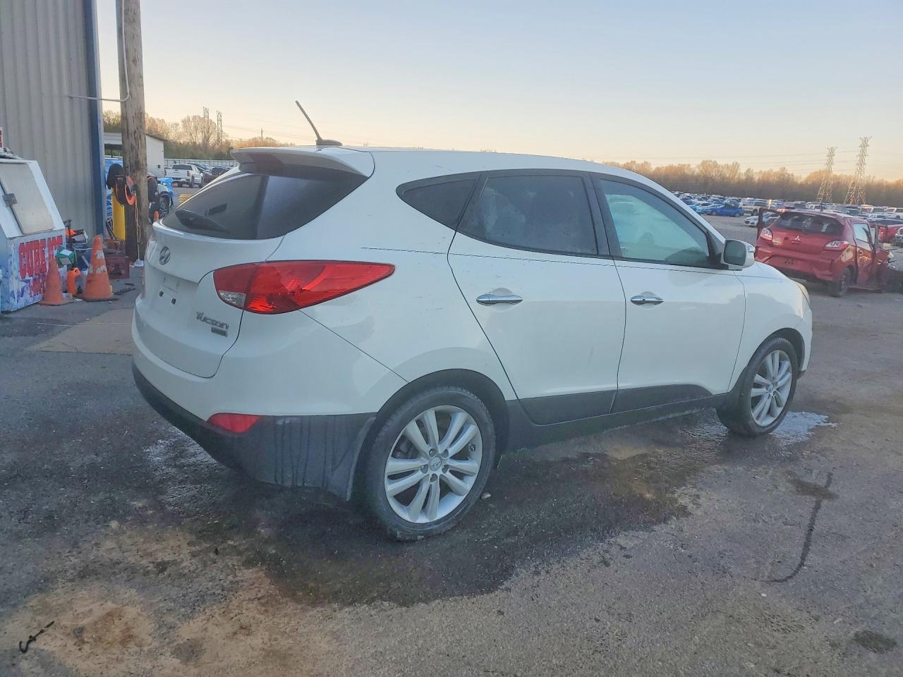 2013 Hyundai Tucson Limited White vin: KM8JU3AC4DU616152