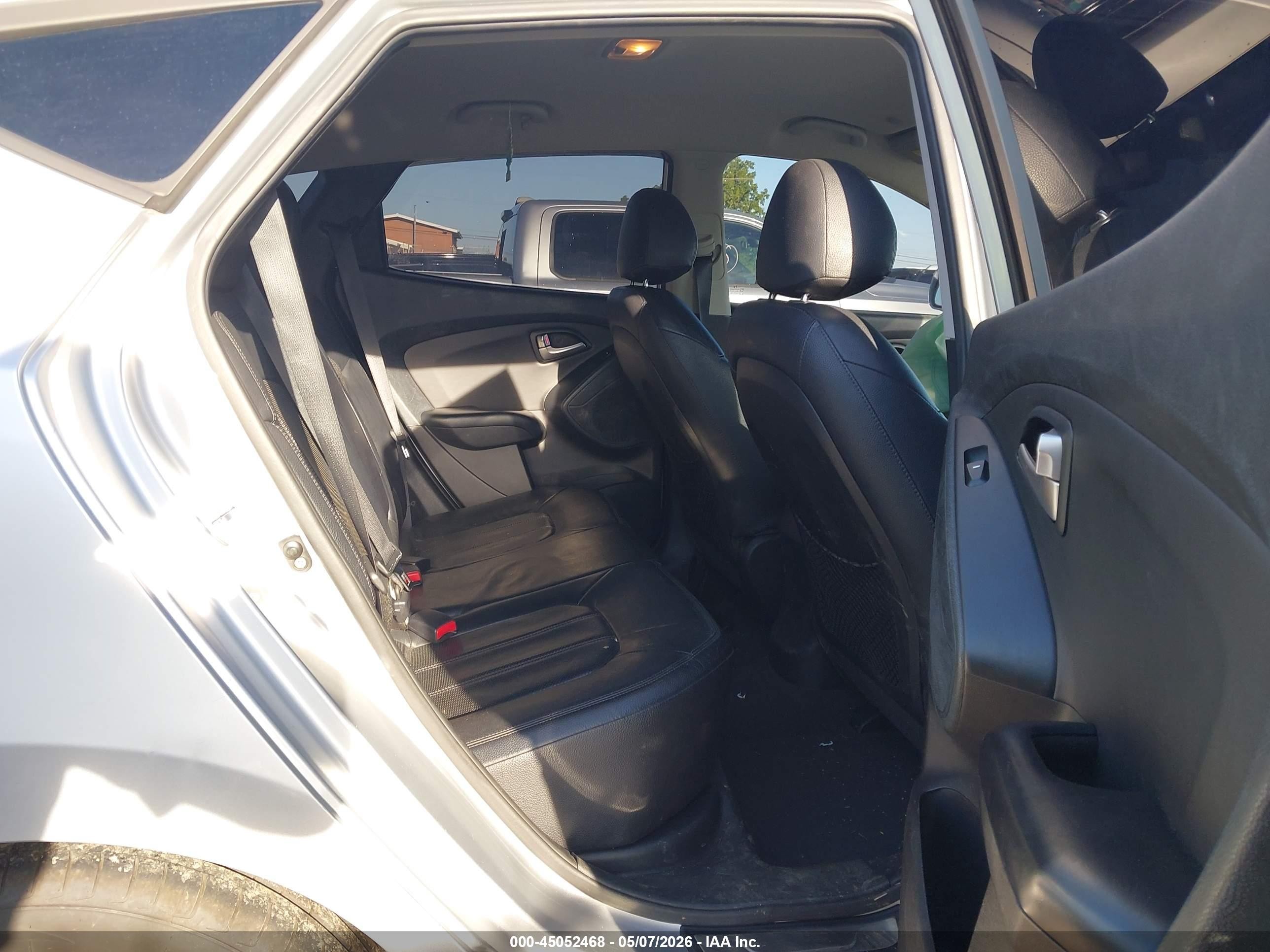 2013 Hyundai Tucson Limited Silver vin: KM8JU3AC4DU671250