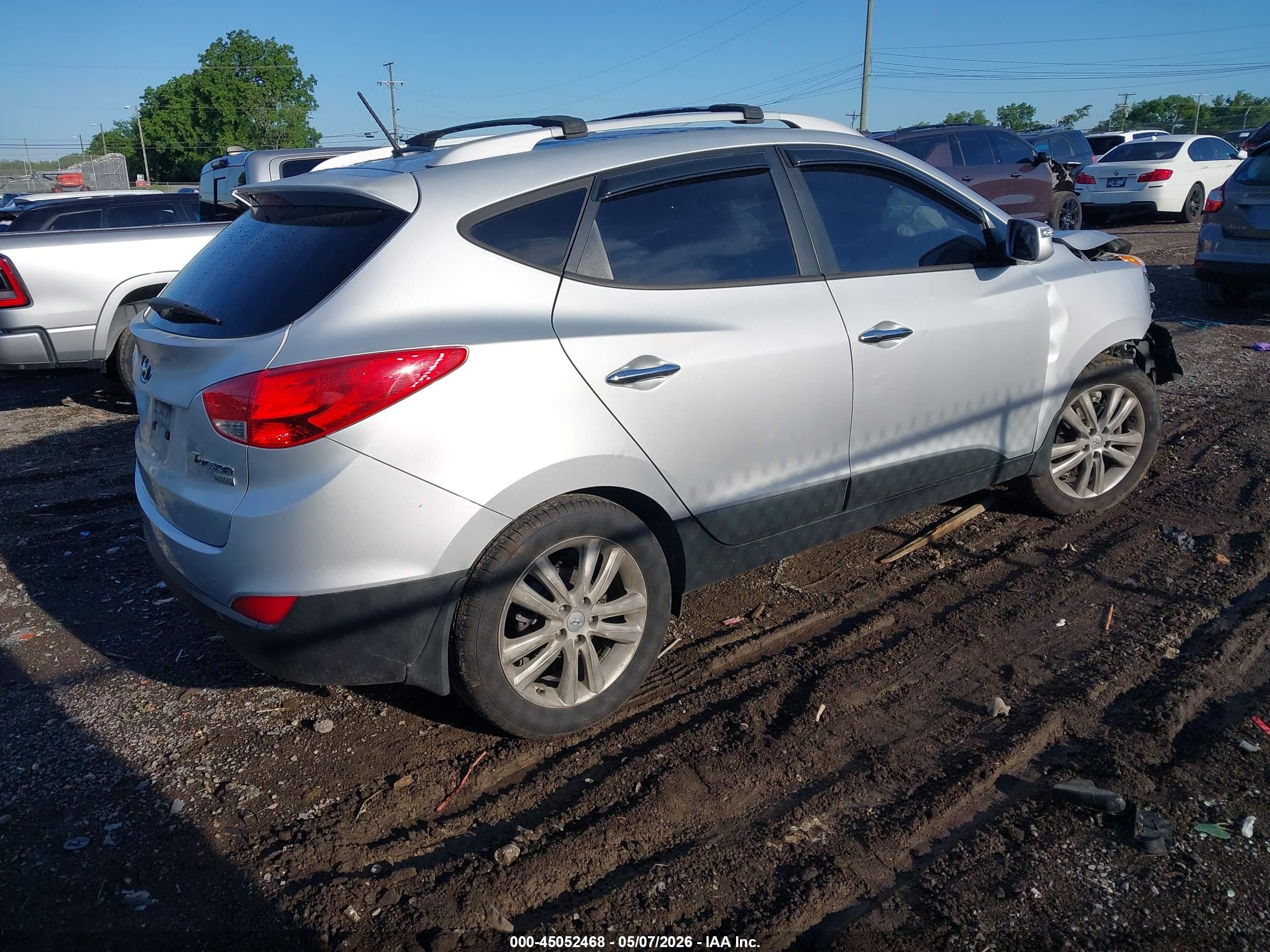2013 Hyundai Tucson Limited Silver vin: KM8JU3AC4DU671250