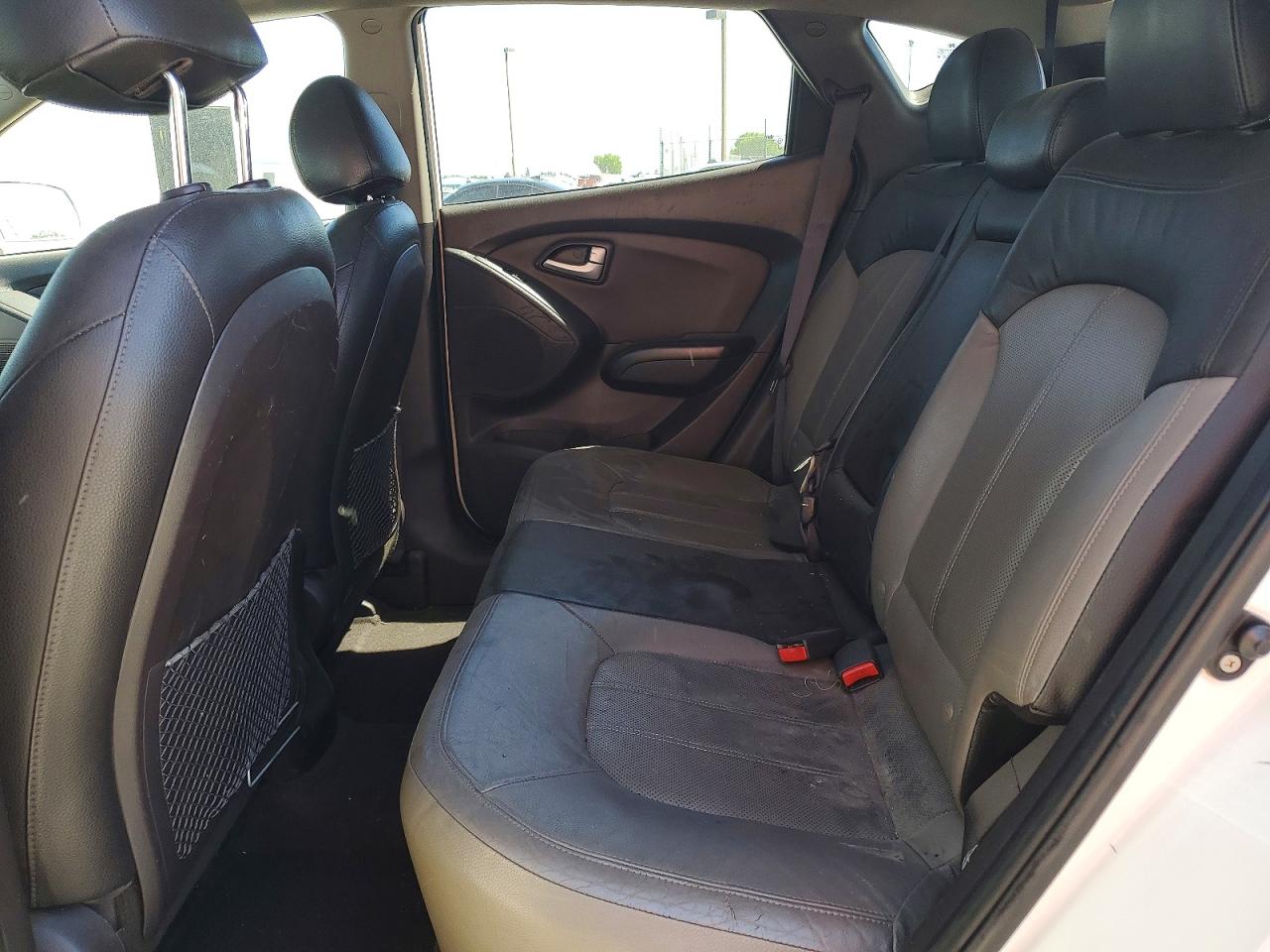 2010 Hyundai Tucson Limited White vin: KM8JU3AC5AU085796