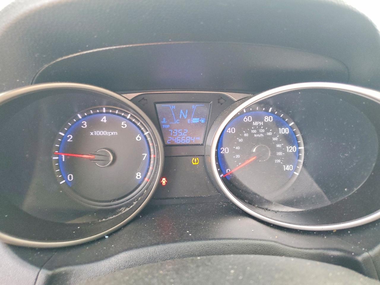 2011 Hyundai Tucson Limited Silver vin: KM8JU3AC5BU144847