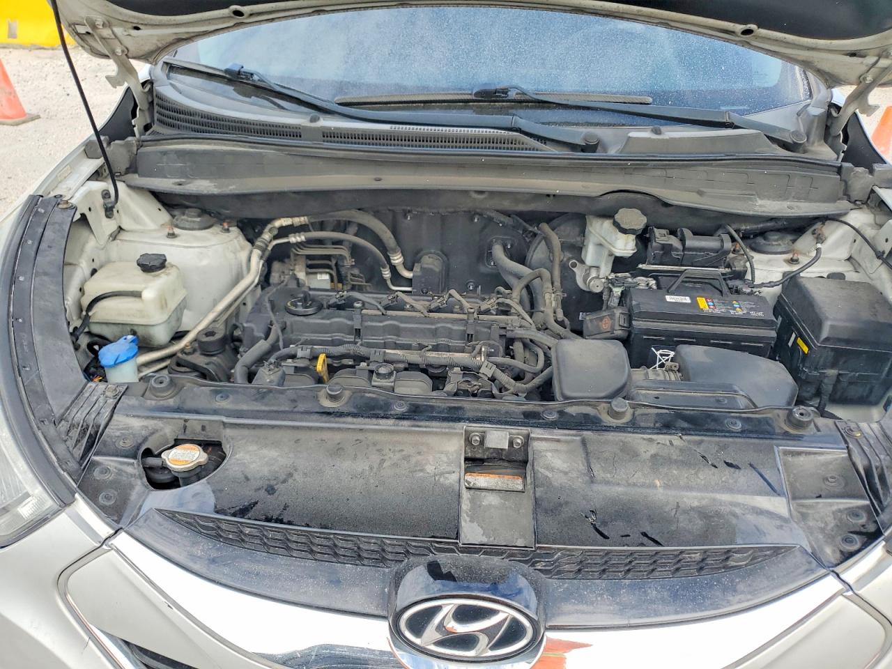 2011 Hyundai Tucson Limited Silver vin: KM8JU3AC5BU144847