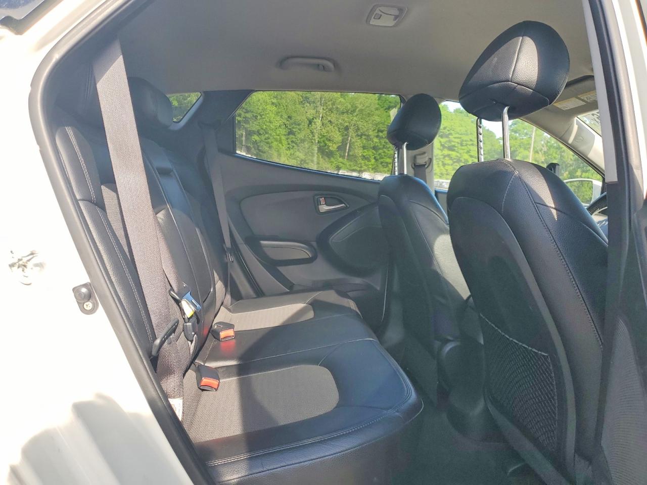 2011 Hyundai Tucson Gls White vin: KM8JU3AC5BU193398