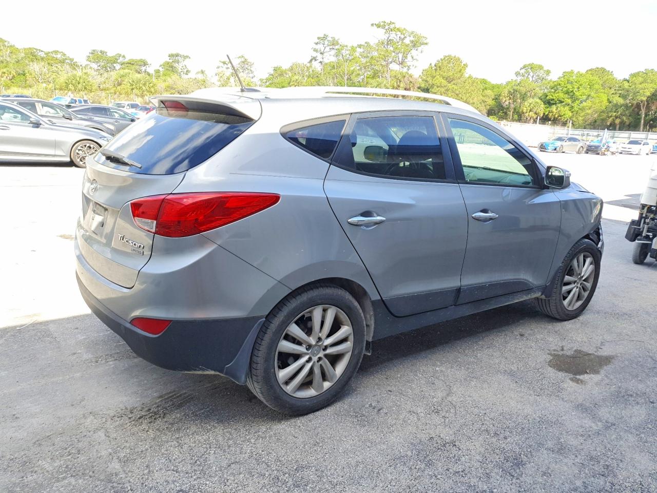 2012 Hyundai Tucson Limited Silver vin: KM8JU3AC5CU487627