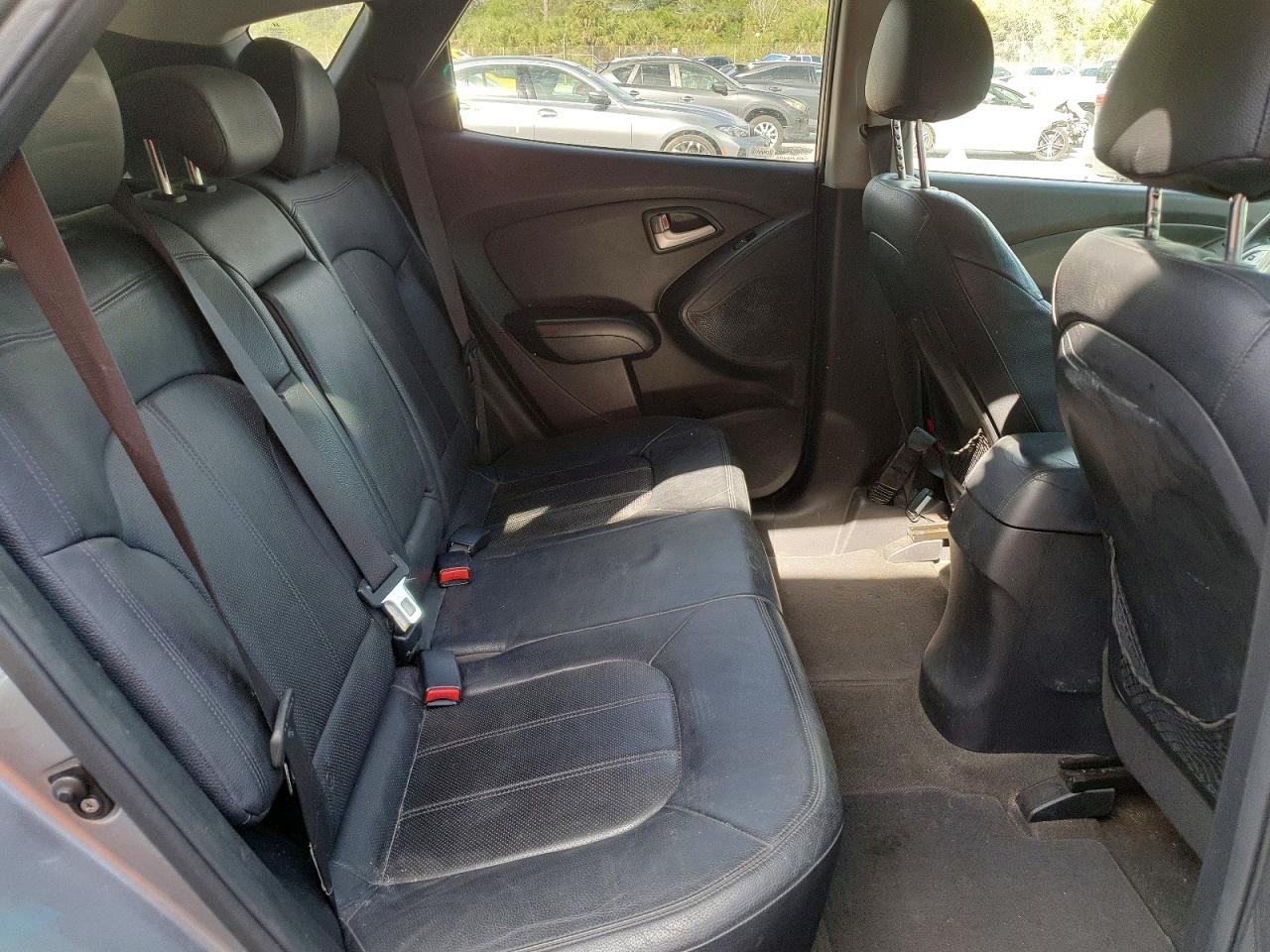 2012 Hyundai Tucson Limited Silver vin: KM8JU3AC5CU487627