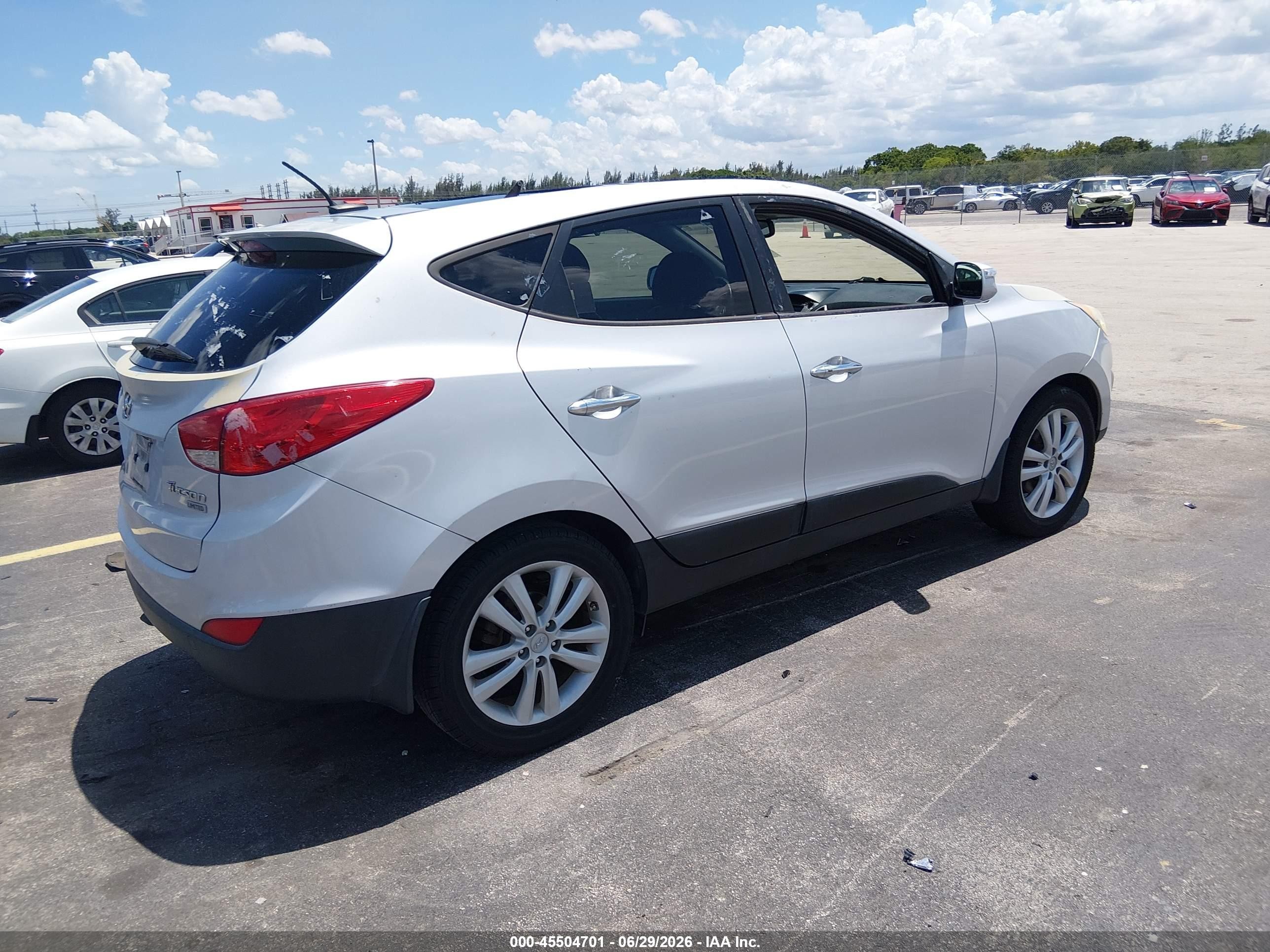 2013 Hyundai Tucson Limited Silver vin: KM8JU3AC5DU546922