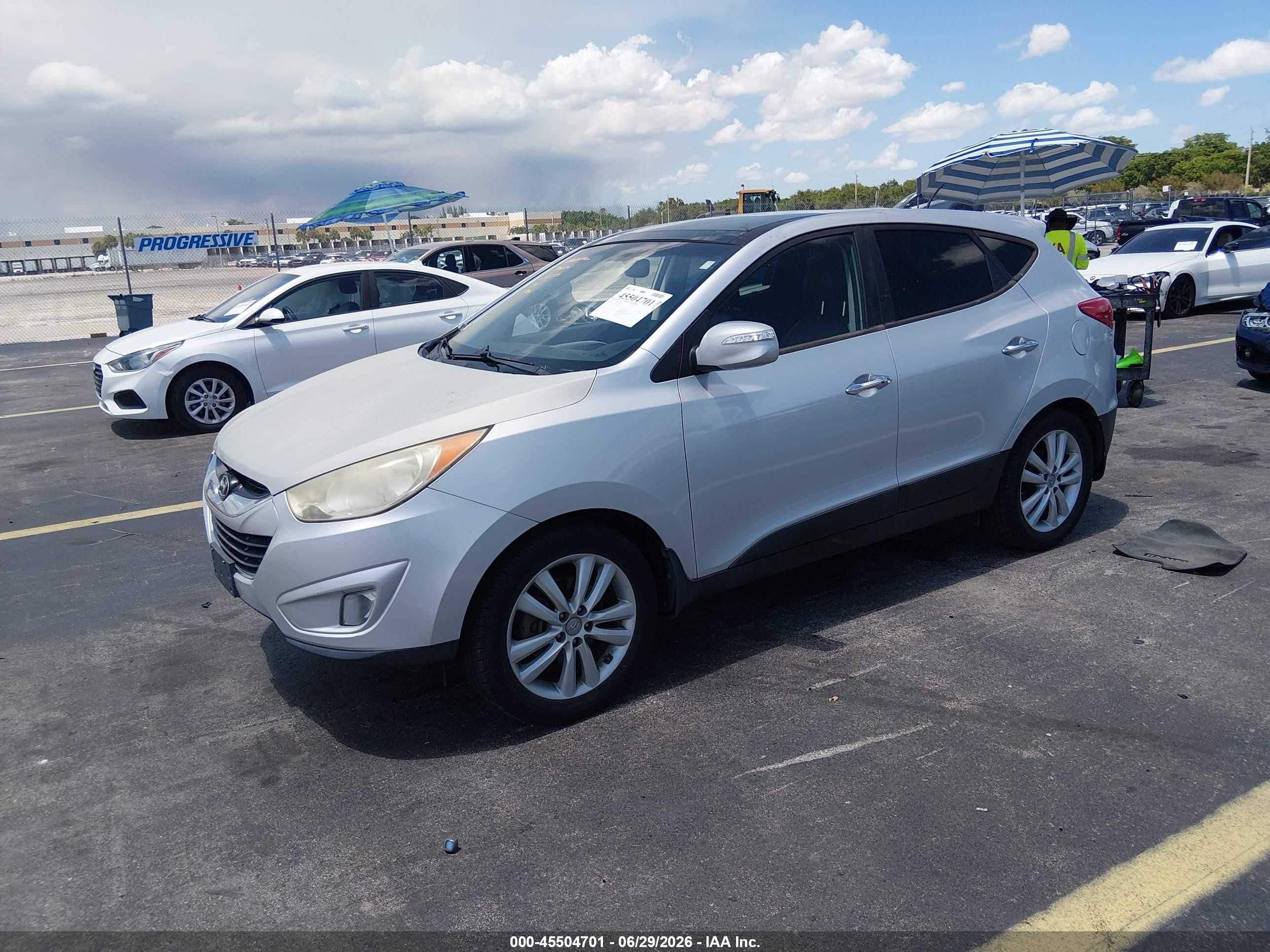2013 Hyundai Tucson Limited Silver vin: KM8JU3AC5DU546922