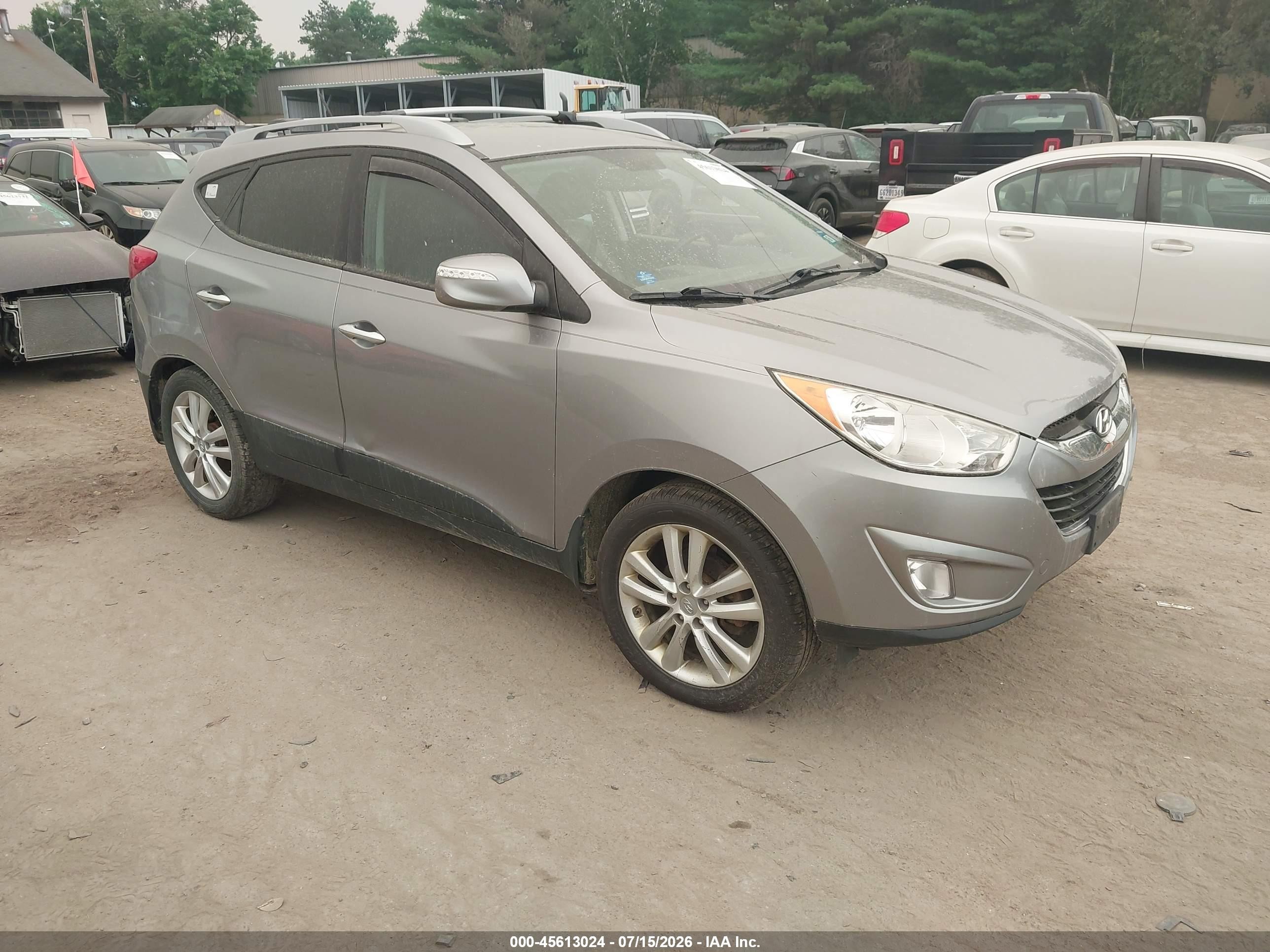2011 Hyundai Tucson Limited Silver vin: KM8JU3AC6BU215599
