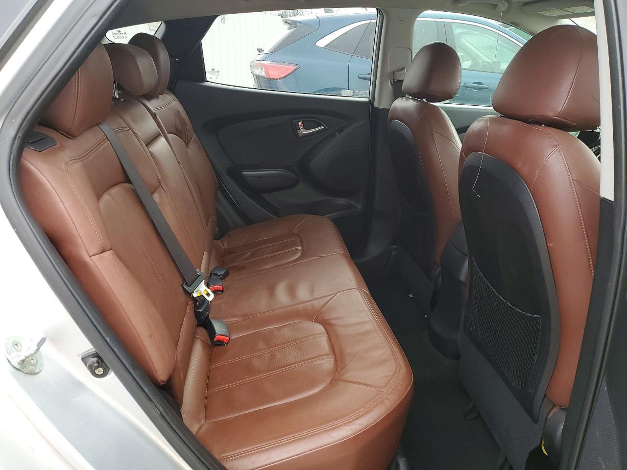 2011 Hyundai Tucson Limited Silver vin: KM8JU3AC6BU282090