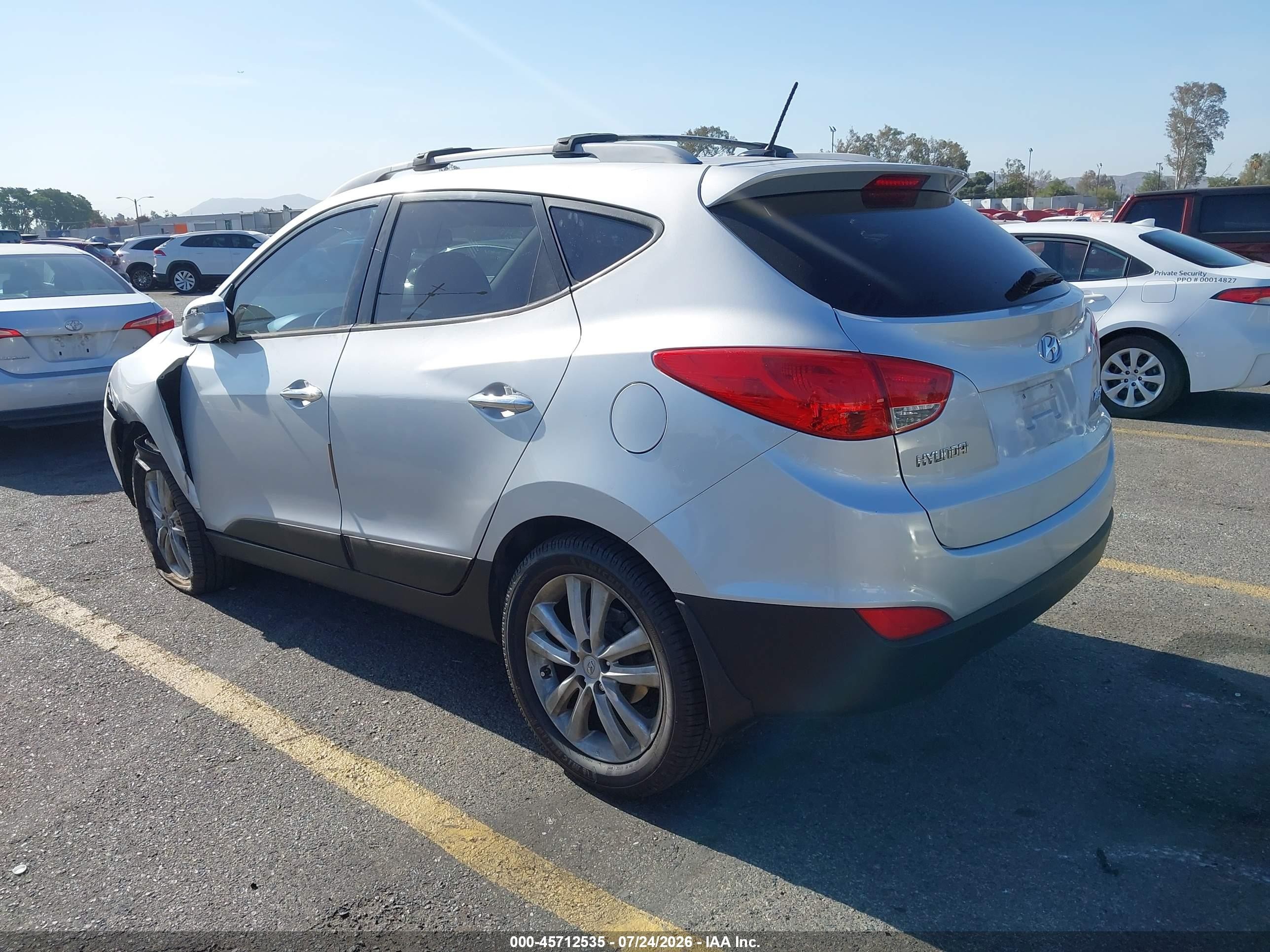 2011 Hyundai Tucson Limited Серебряный vin: KM8JU3AC6BU290075